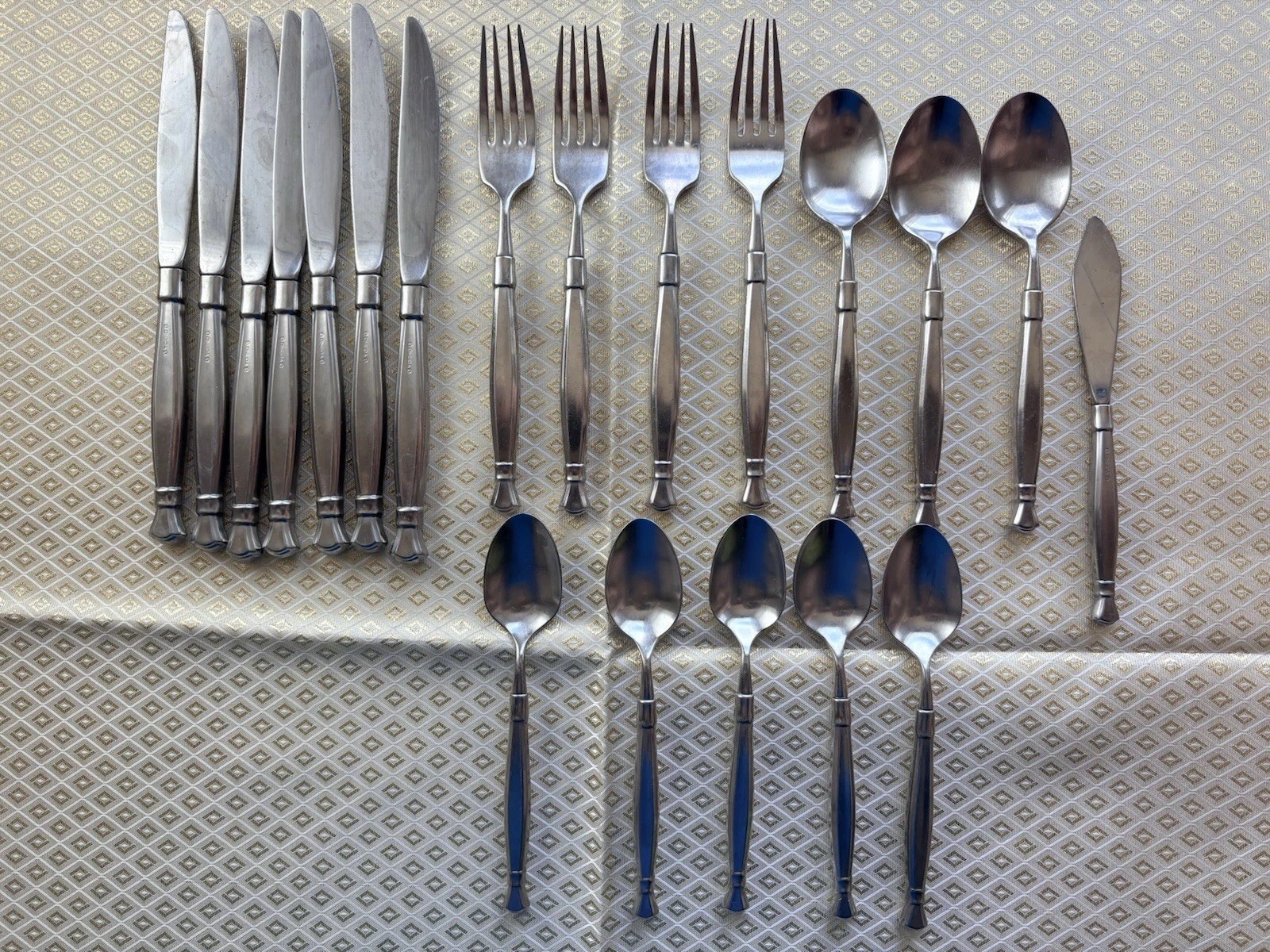 VTG Oneida Cube Mark Act I pattern Stainless 20pc Set