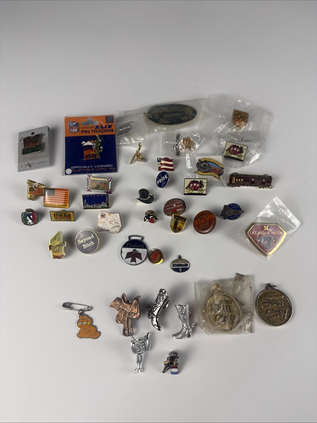 Vintage Mixed Estate Lot 40pc Pins Keychains Zipper Pulls Junk Drawer Bulk