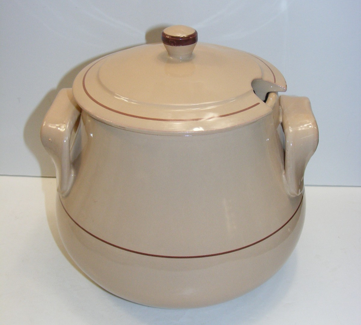Vintage Hand Turned Stoneware 5 Quart Bean Pot Soup Tureen Double Handle 5-east