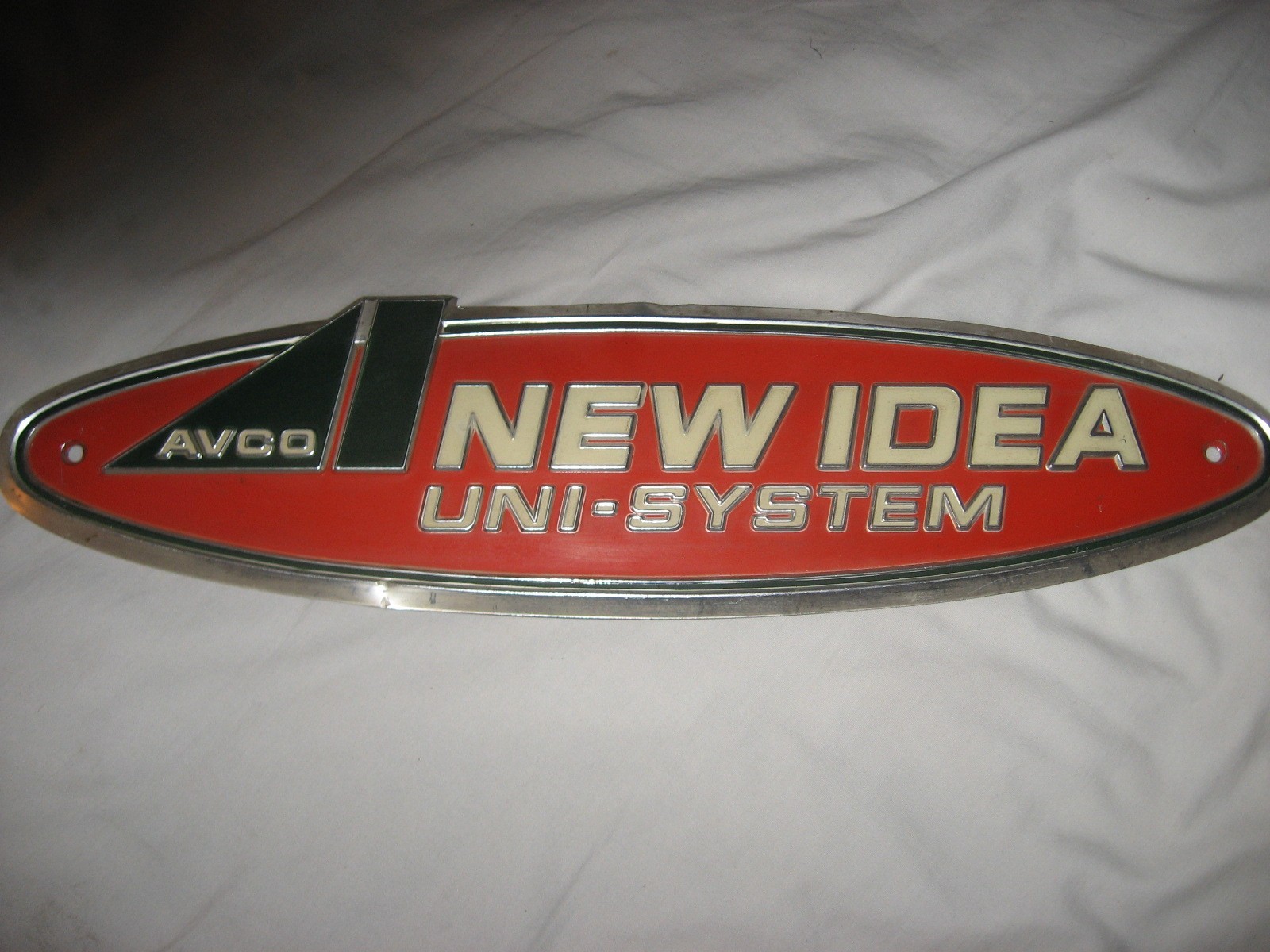 New Idea Uni-System Vintage Farm Implement Emblem Plaque Aluminum Excellent New Idea Uni-System Vintage Farm Implement Emblem Plaque Aluminum Excellent