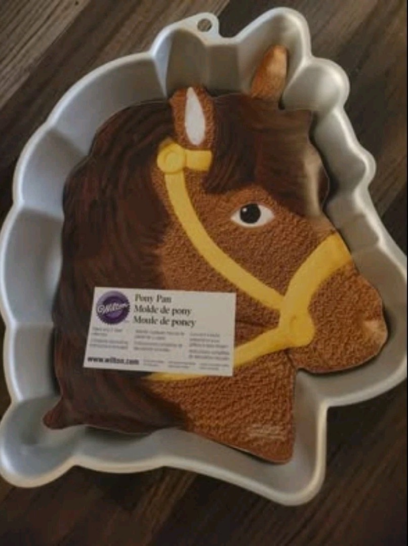 Wilton Vintage Aluminum Party Pony Shaped Cake Pan