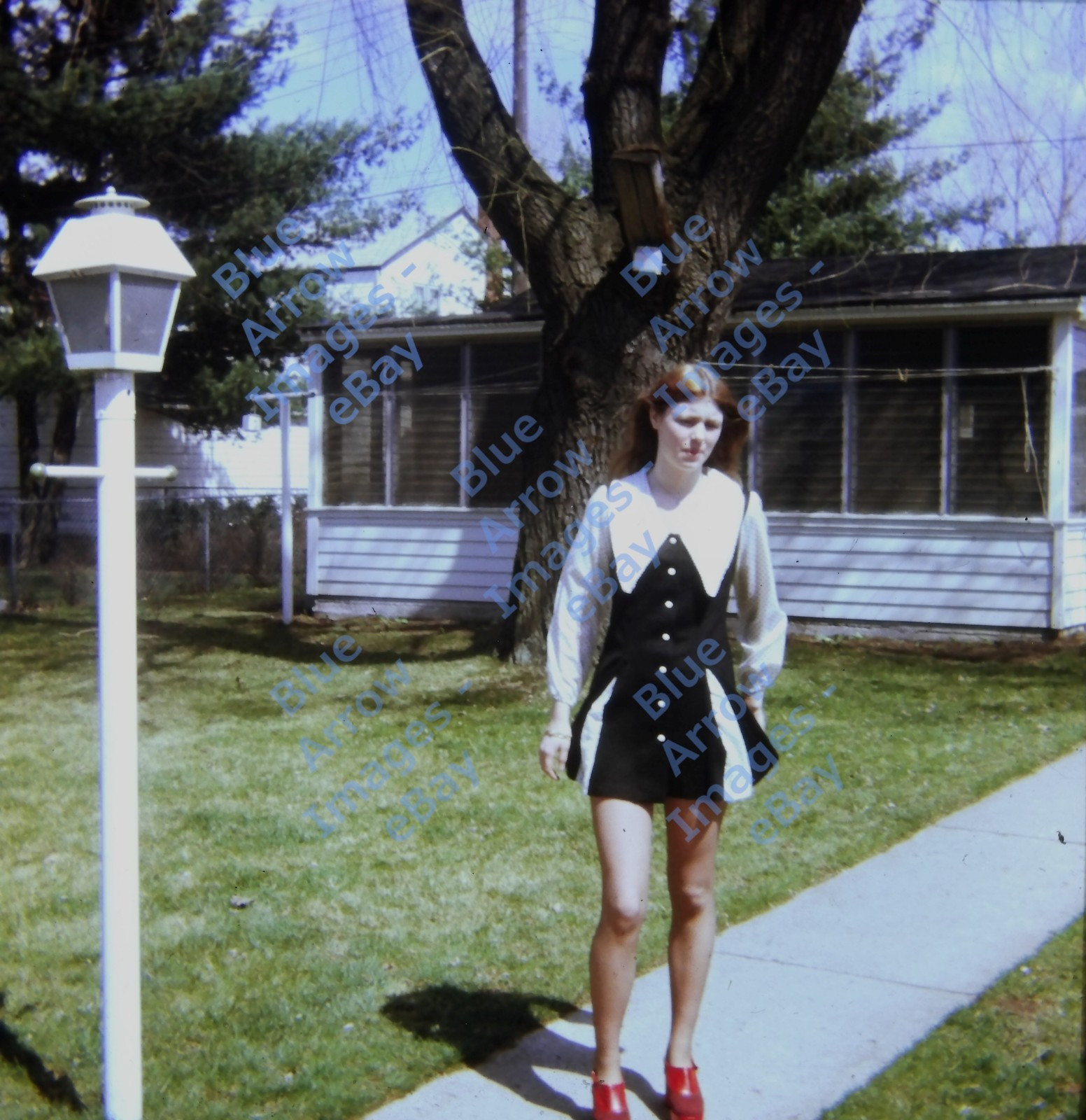 1975 126 film Slide Mod Fashion Teen Girl Walking Sidewalk Front Yard #16849