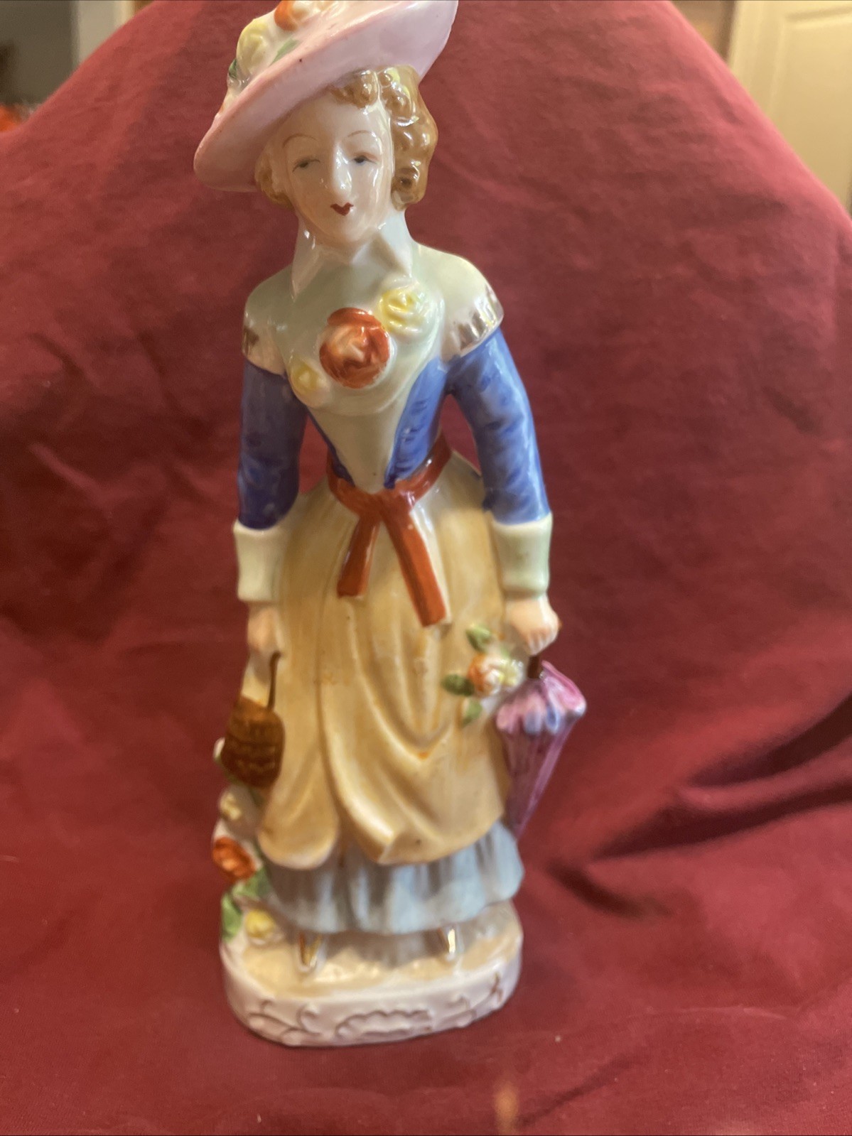 Occupied Japan Lady figurine With Parasol