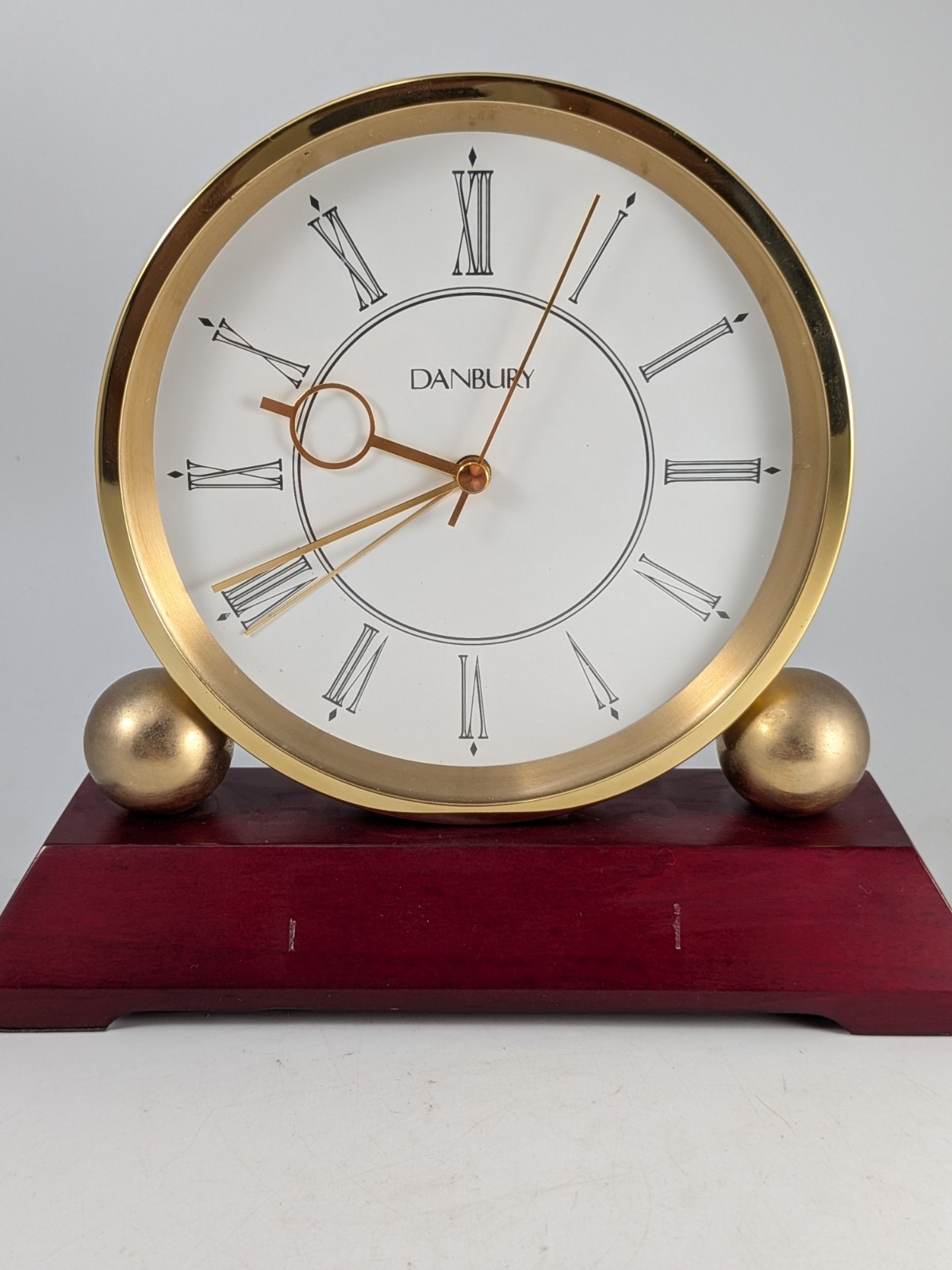 Elegant Vintage Danbury Brass and Wood Mantle Clock with Alarm. 5.5\