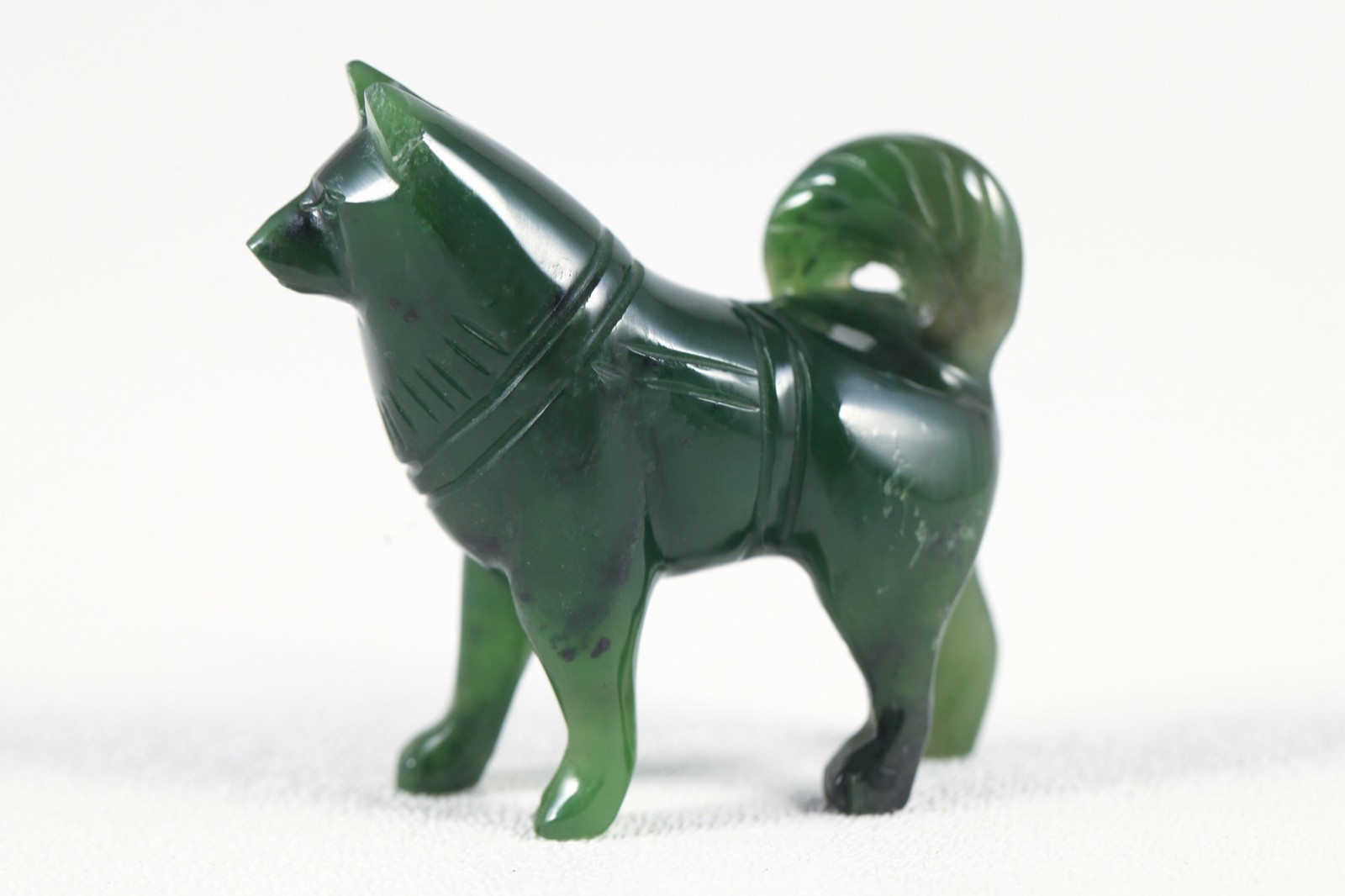 Vintage Canadian Nephrite Green Jade Husky Dog Hand Carved Figurine Sculpture