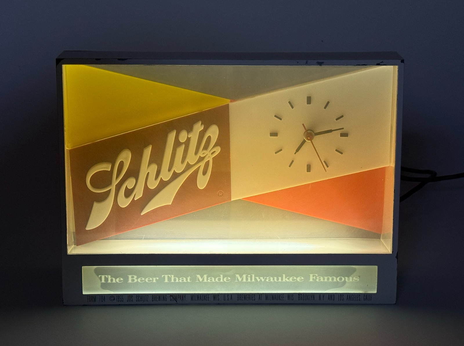 Vintage 1955 Schlitz Beer Light-Up Advertising Clock — Working Counter Sign