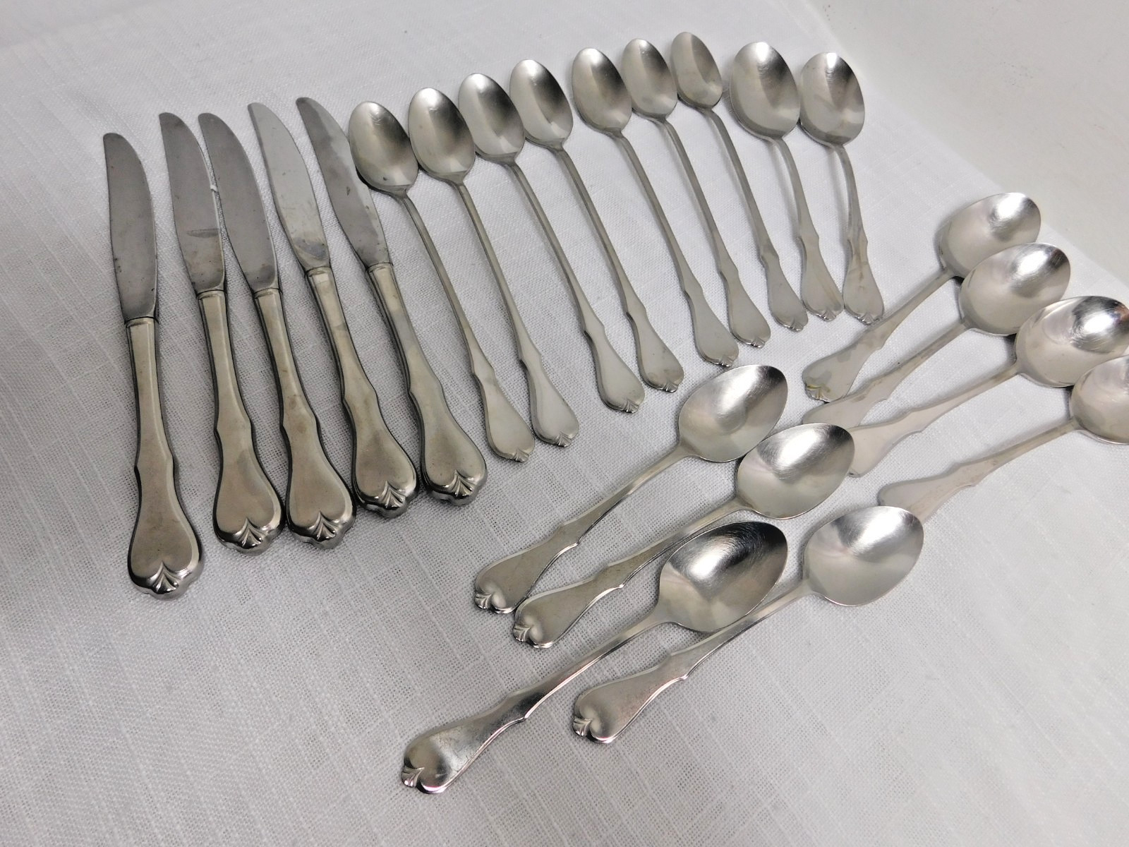 i8 - Oneida Wm A Rogers American Freedom 1976 Satin Stainless Flatware 22pc Lot