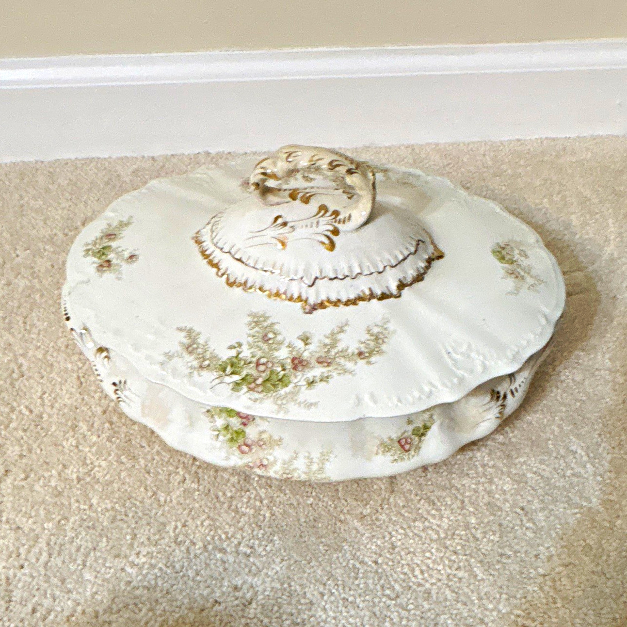 White Oval Floral Glazed Ceramic Tureen w/ Lid, Handles, Gold Trim