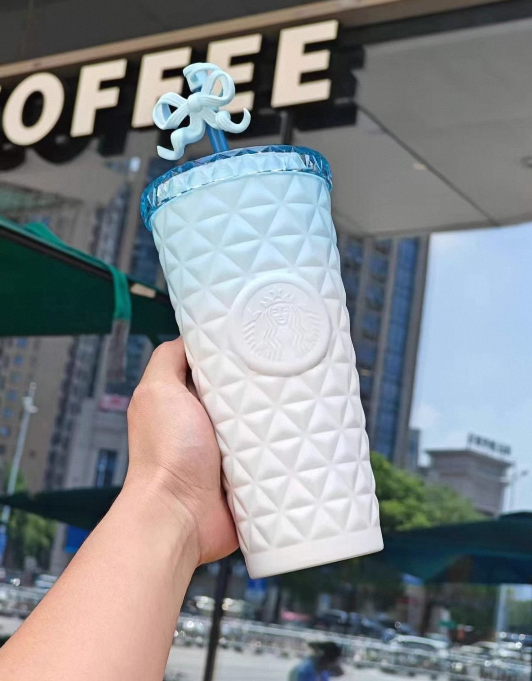 Starbucks Blue White Gradient Diamond Studded Tumbler 20oz Cold Cup W/ Bow Decor