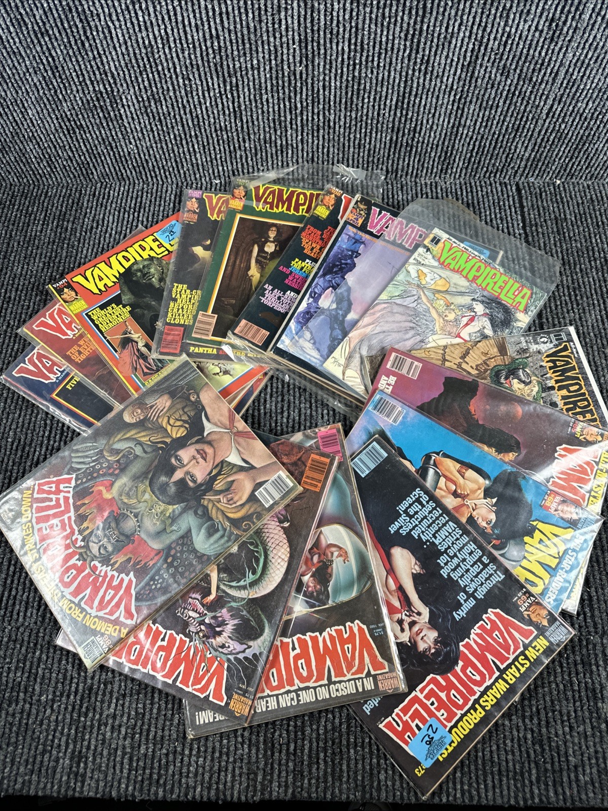 Vampirella Warren Magazine Lot of 15 Vintage Horror Comic 1970s 1980s Issues