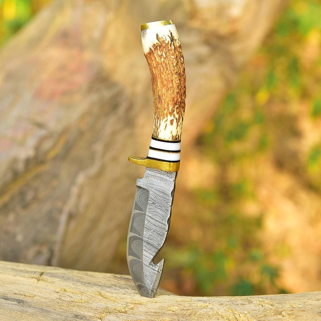 VINTAGE HANDMADE DAMASCUS STEEL SKINNING KNIFE HUNTING STAG HORN GUT HOOK BLADE