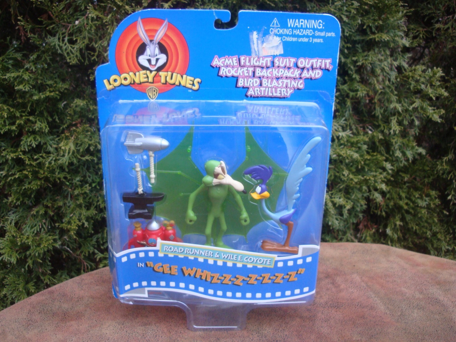 Looney Tunes Acme Flight Suit Outfit-Rocket Backpack and Bird Blasting Artillery Looney Tunes Acme Flight Suit Outfit-Rocket Backpack and Bird Blasting Artillery