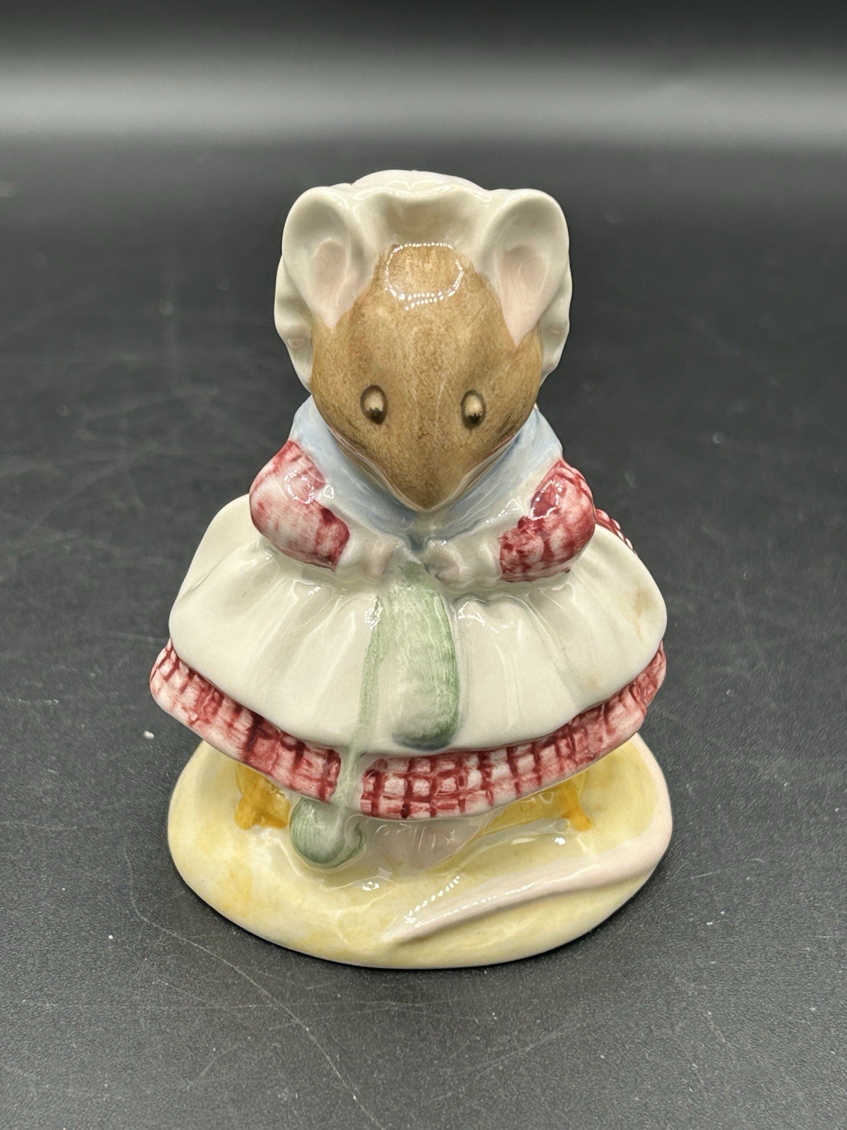 1983 Vtg Beatrix Potter The Old Woman who Lived in a Shoe Knitting Royal Albert