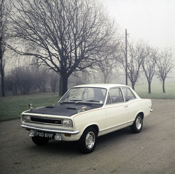 Vauxhall Viva 2000 GT 1968 Advertising Motor Show Car Old Photo 2