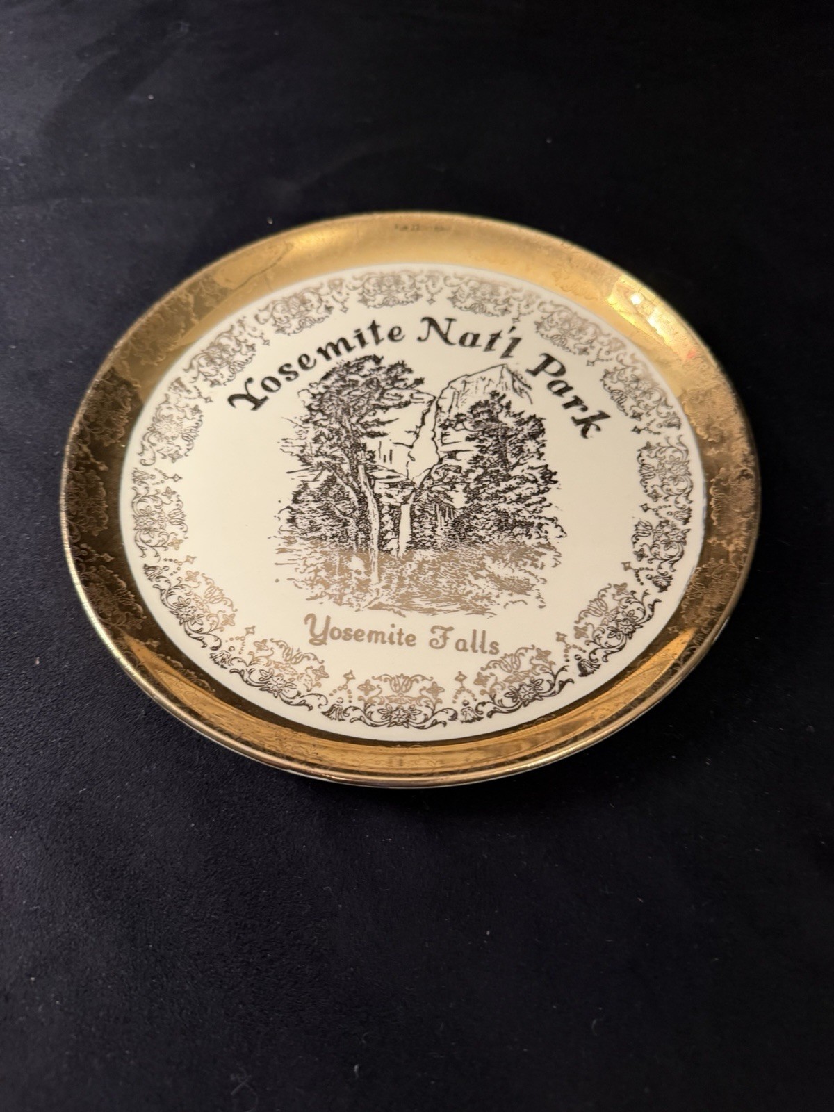 Yosemite National Park Yosemite Falls Collector Plate Gold Trim