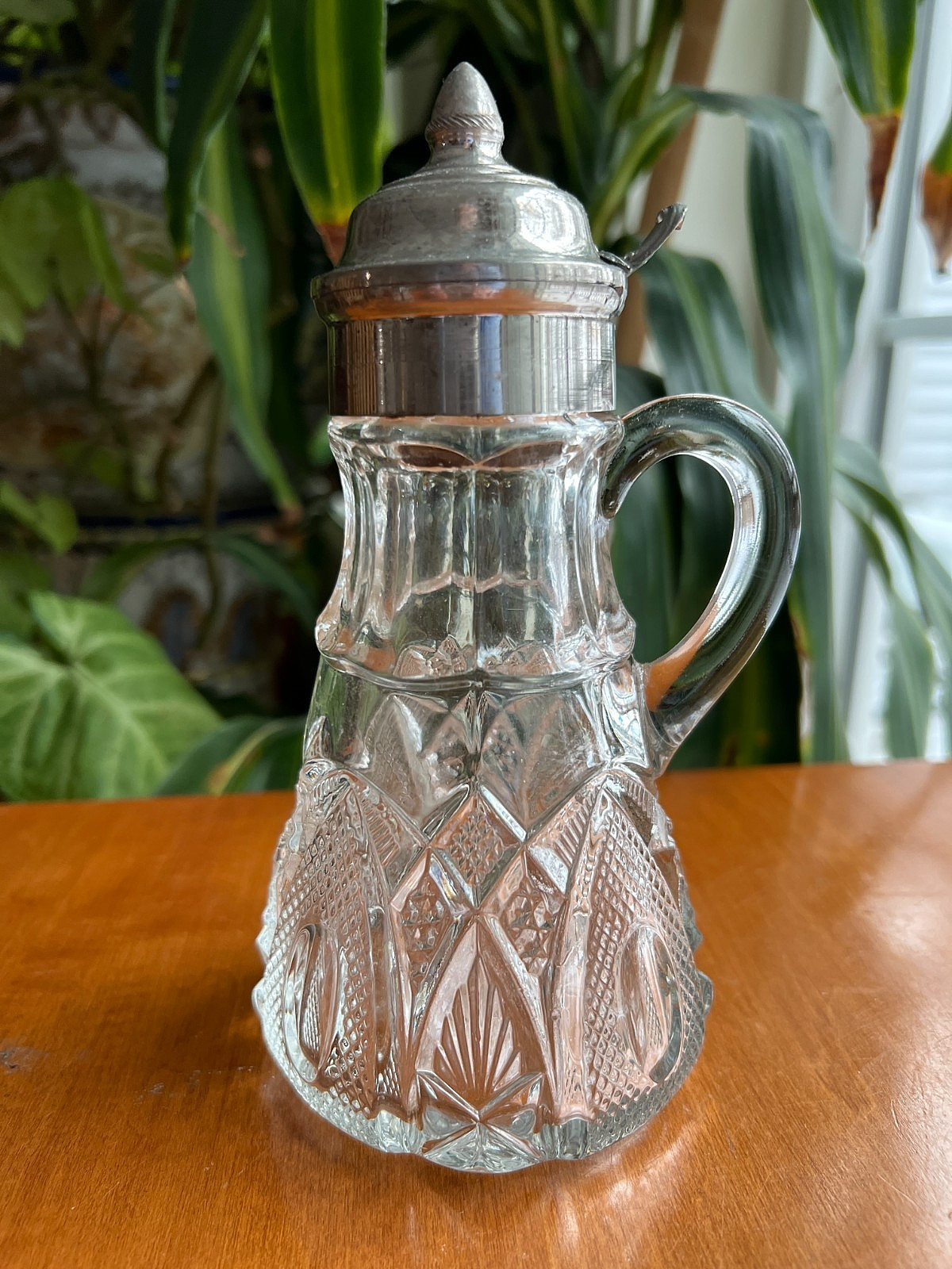 Early to Mid 20th C. Syrup Pitcher; Pressed Glass; Arches; 7 Early to Mid 20th C. Syrup Pitcher; Pressed Glass; Arches; 7