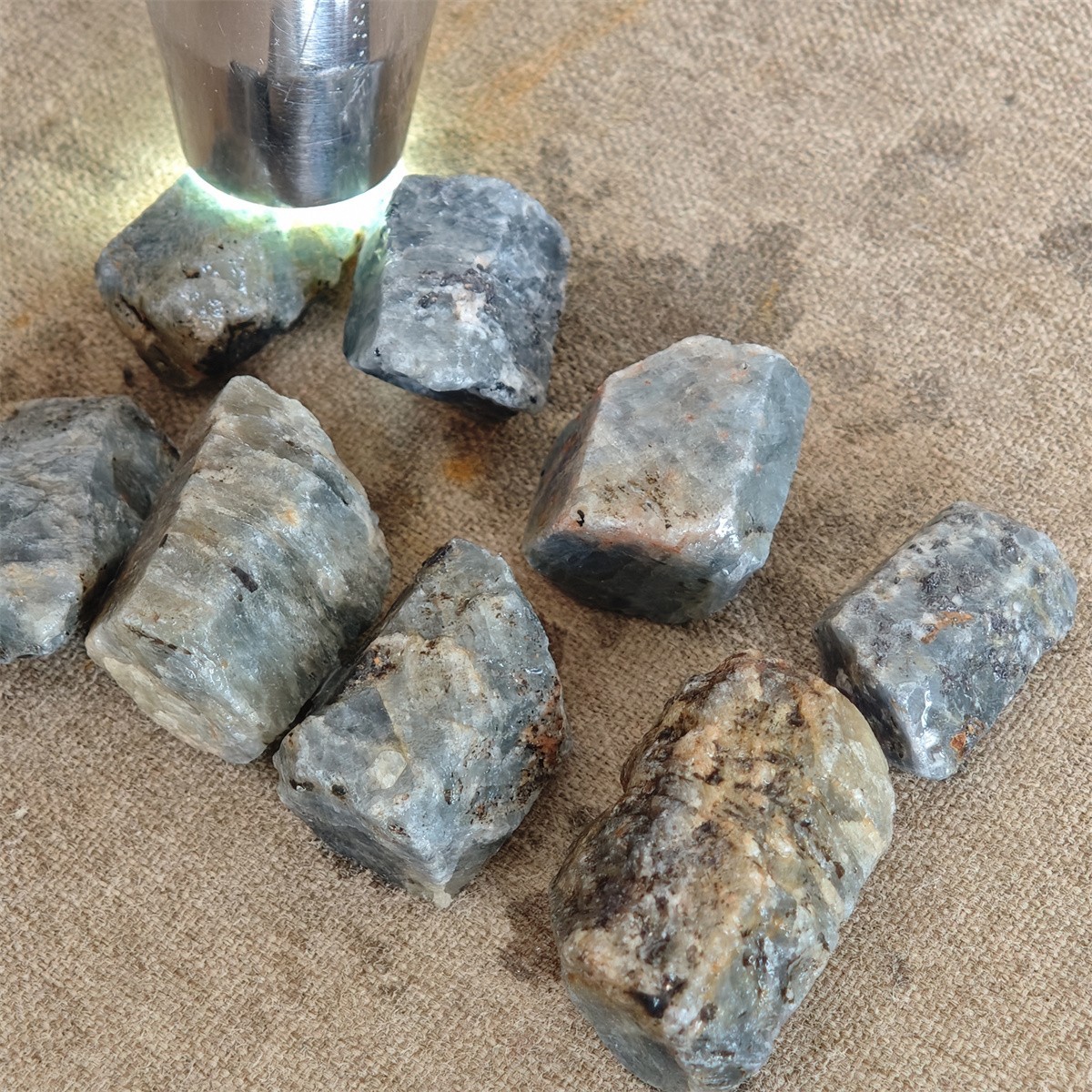 130g Natural  Unheated Blue Sapphire Corundum Facte Rough Specimen L665