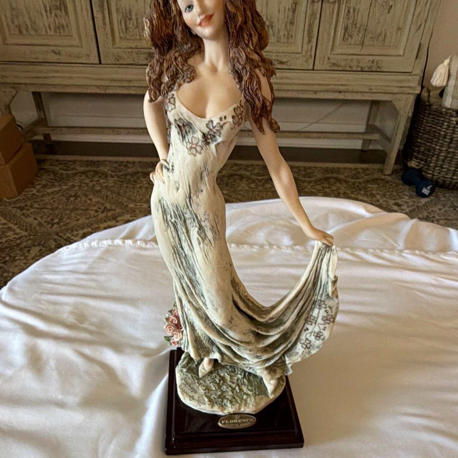 Florence Giuseppe Armani Limited Edition Woman Figurine 1998 Signed Resin Matte