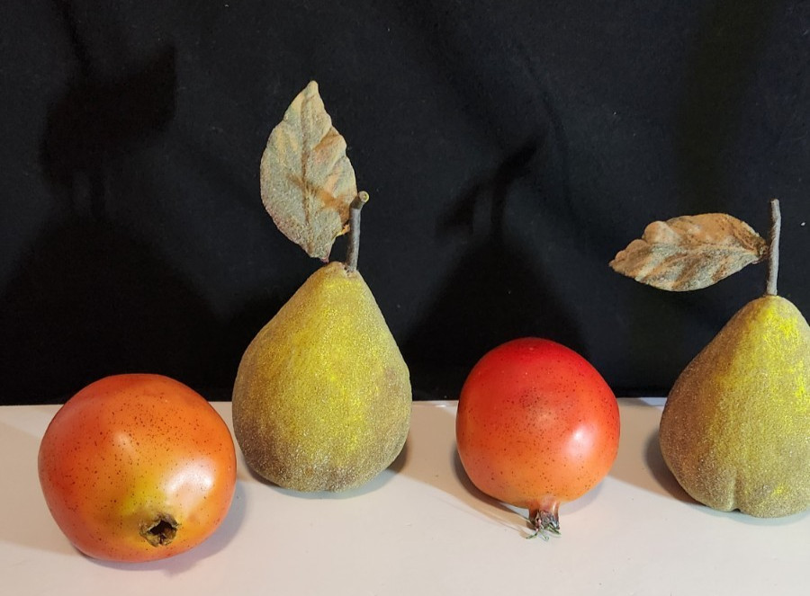 VTG Mid Century Faux Fruit Set 2 Pears 2 Tamarillos Matte Retro Bowl Decor VTG Mid Century Faux Fruit Set 2 Pears 2 Tamarillos Matte Retro Bowl Decor