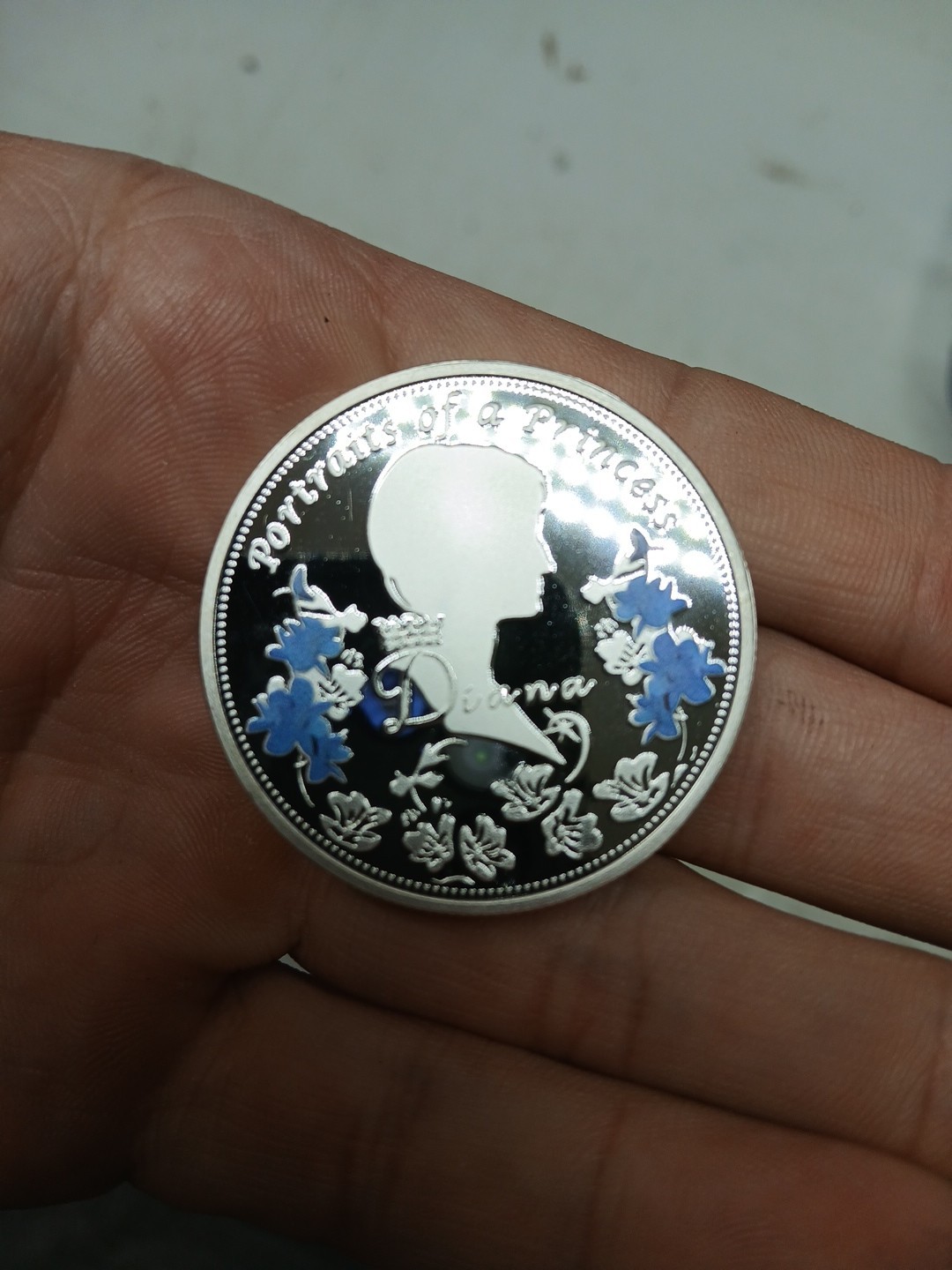 Portraits of a Princess Diana a Princess commemorative coin 2 3/4 inch Silver Cl