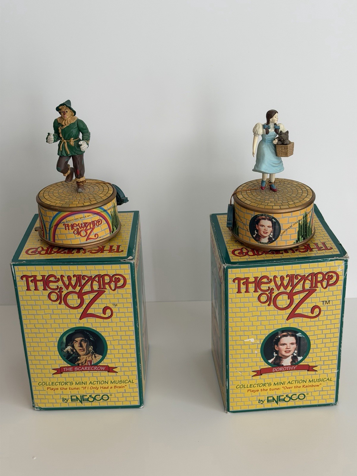Lot Of 2 Enesco Wizard of Oz Music Box Dorothy And Scarecrow