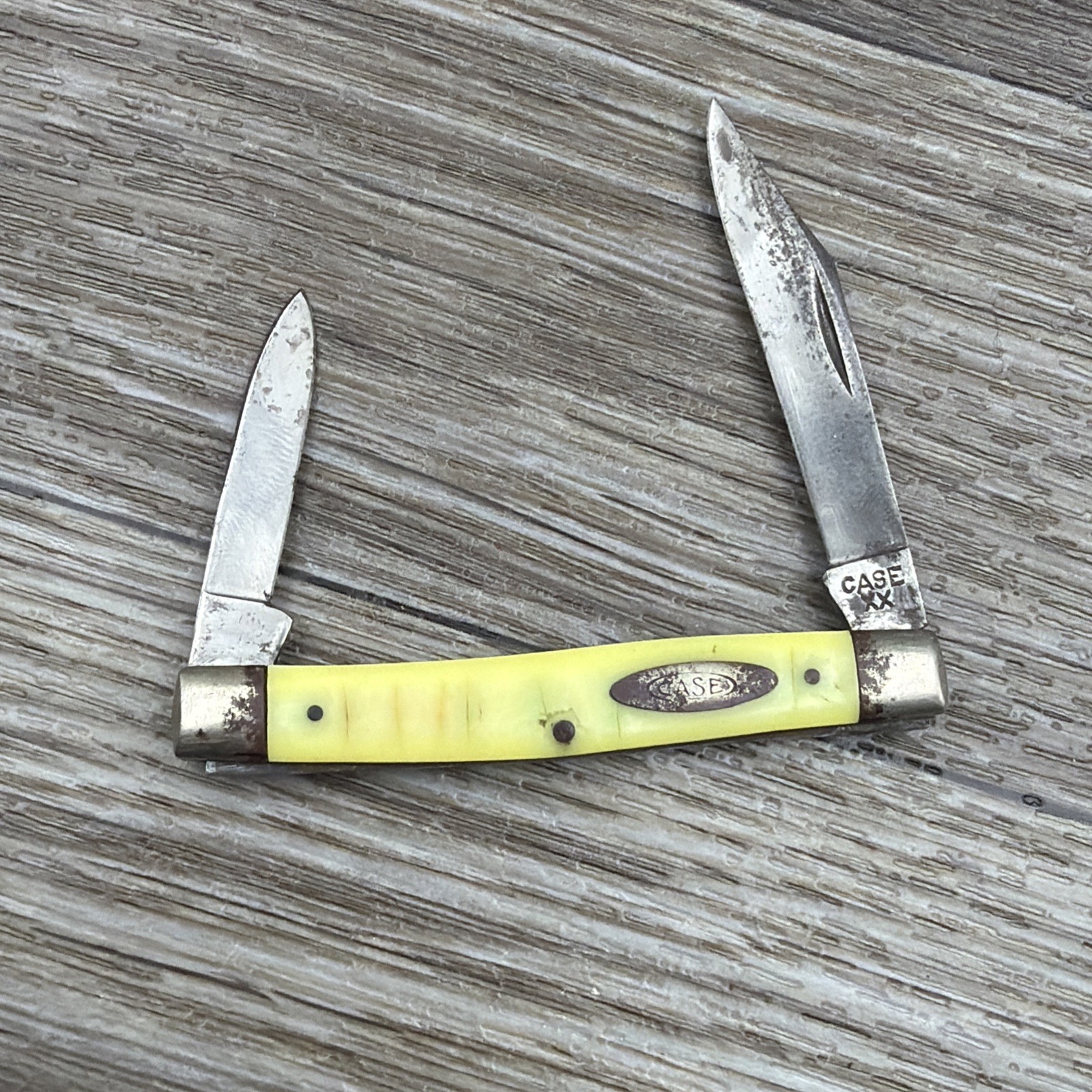 Vintage Case XX Yellow Pen Knife 3233  1940-64  Never Sharpened Gassed