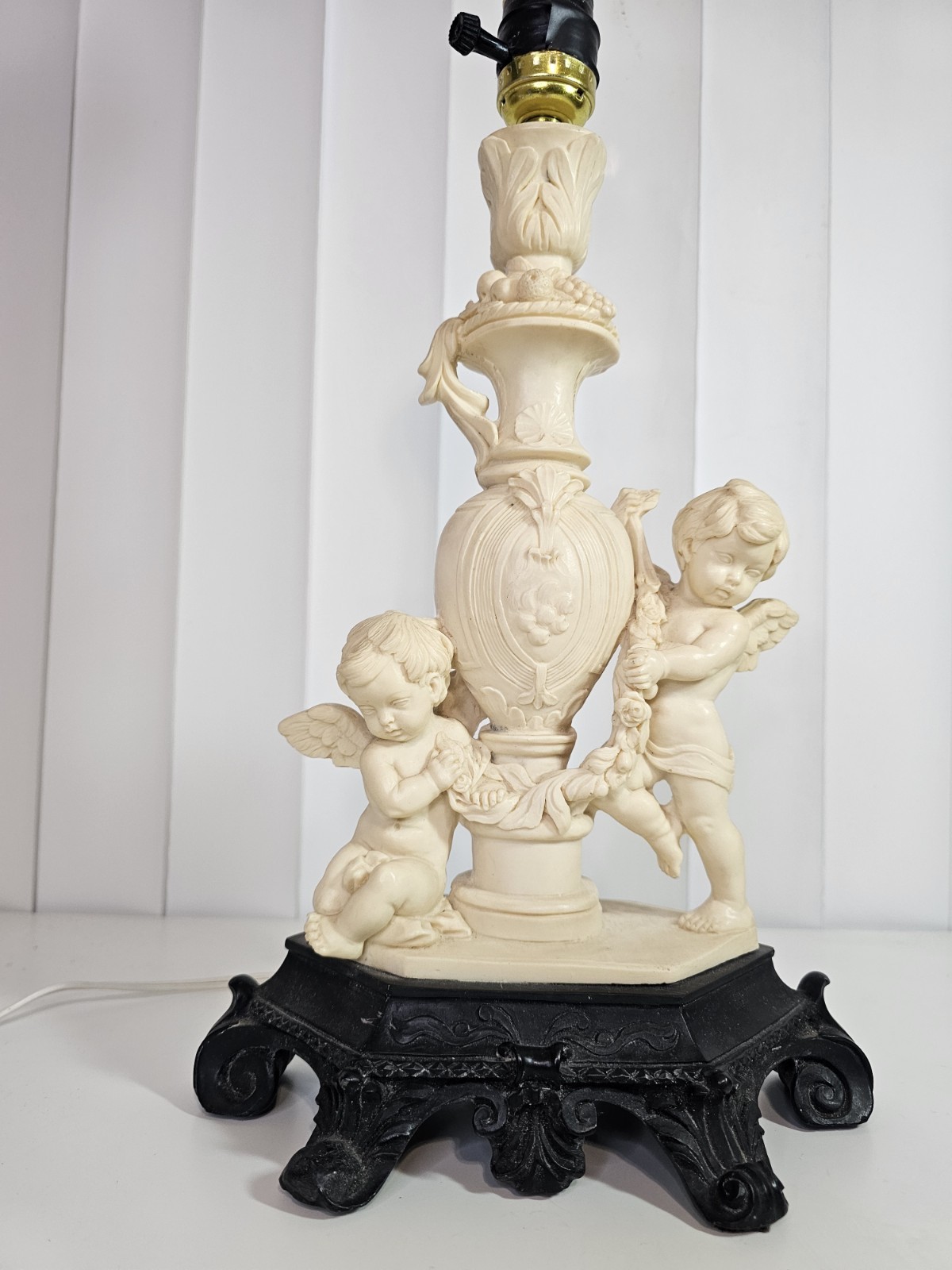 Vintage A. Santini Cherub Putti Table Lamp Signed Made in Italy Italian Resin