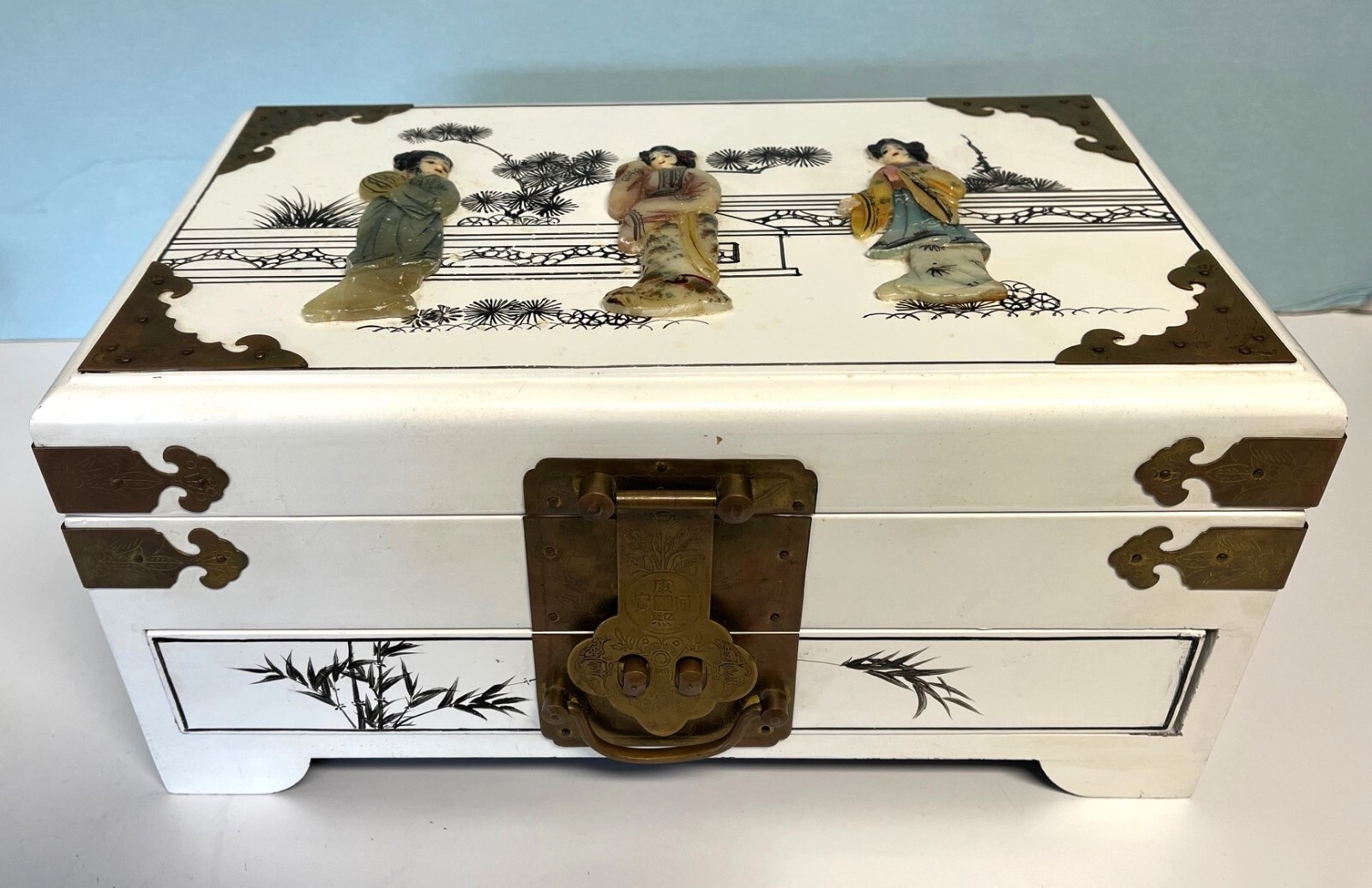 Fabulous White Chinese Oriental Jewelry Box w Carved Jade Geishas Hand Painted Fabulous White Chinese Oriental Jewelry Box w Carved Jade Geishas Hand Painted
