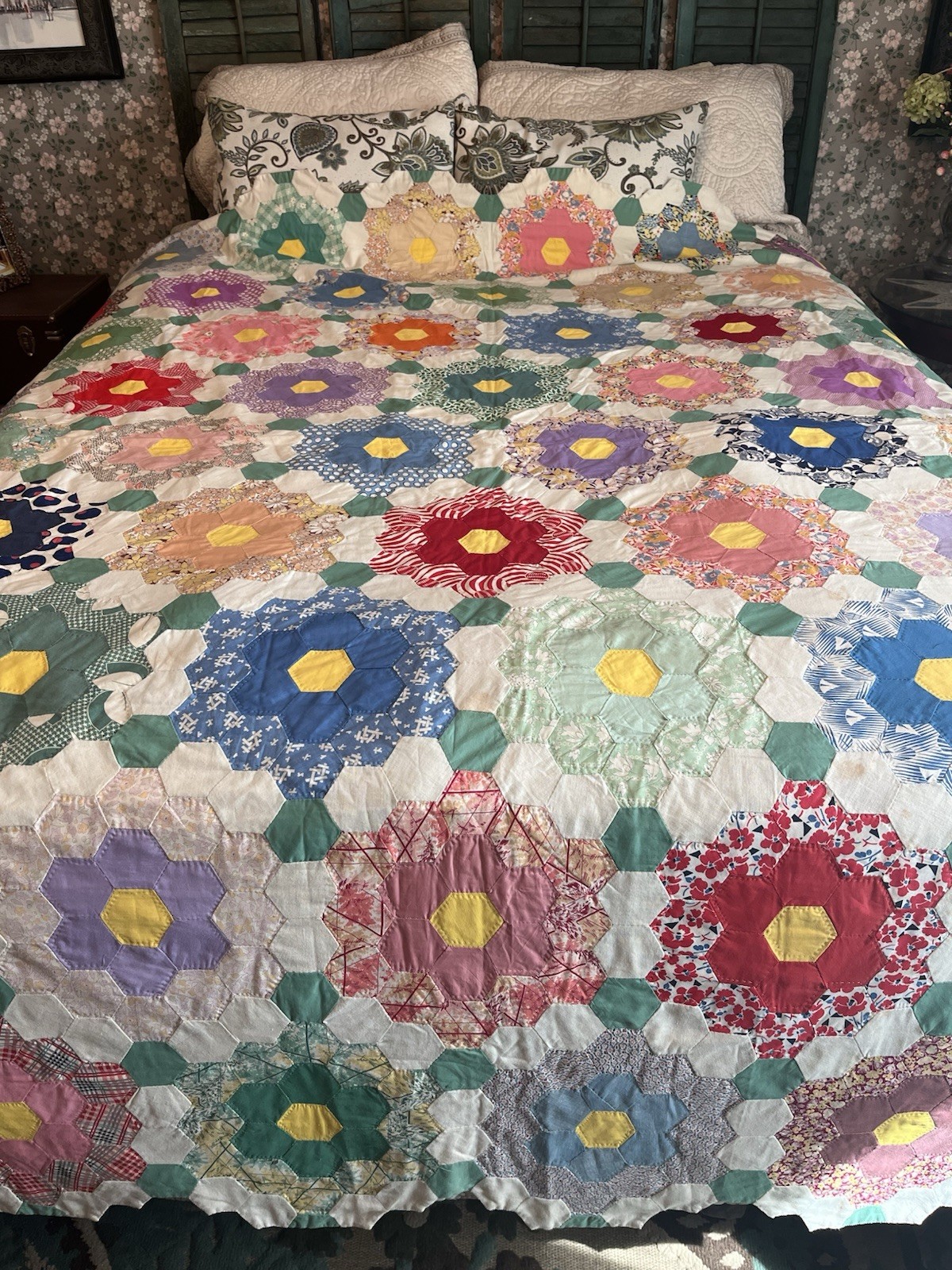 Vintage Handmade Quilt 1930s Grandmothers Garden Handstitched Feedsack Queen