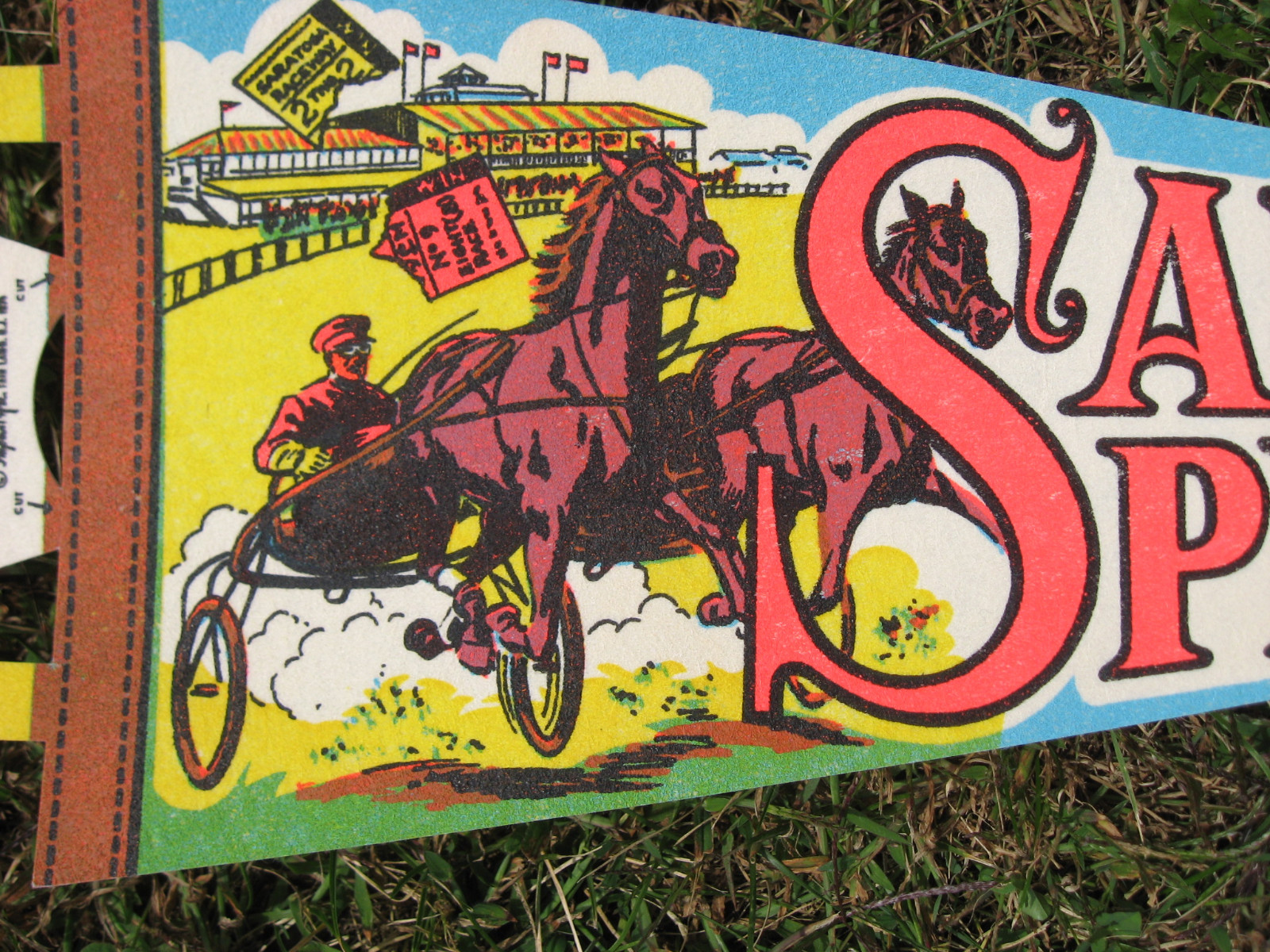 SARATOGA SPRINGS PENNANT HARNESS HORSE RACING SPAC 1970\'S VINTAGE NOS SARATOGA SPRINGS PENNANT HARNESS HORSE RACING SPAC 1970\'S VINTAGE NOS