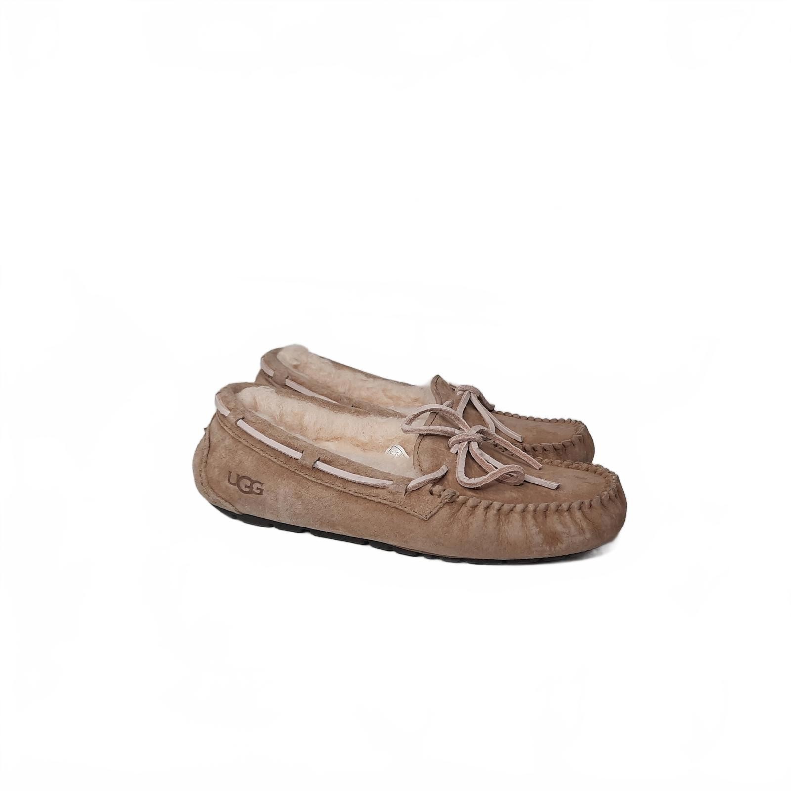 UGG Dakota Women\'s Moccasin Slippers Size 6