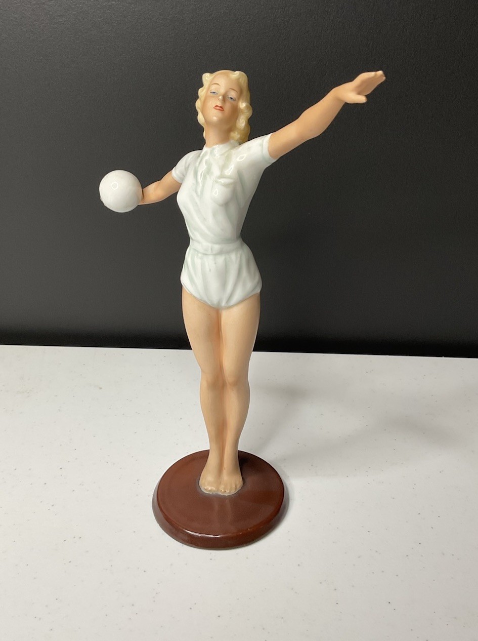 Vintage Schaubach Kunst • Porcelain Female 9-1/2