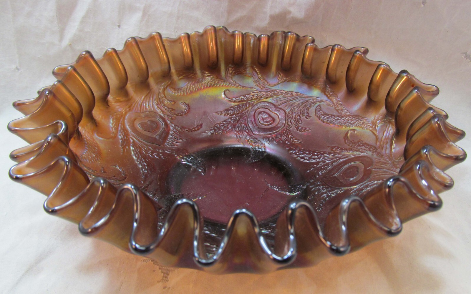EHI VINTAGE FENTON CARNIVAL GLASS BOWL RIBBON RUFFLE RIM HEART & VINES PATTERN