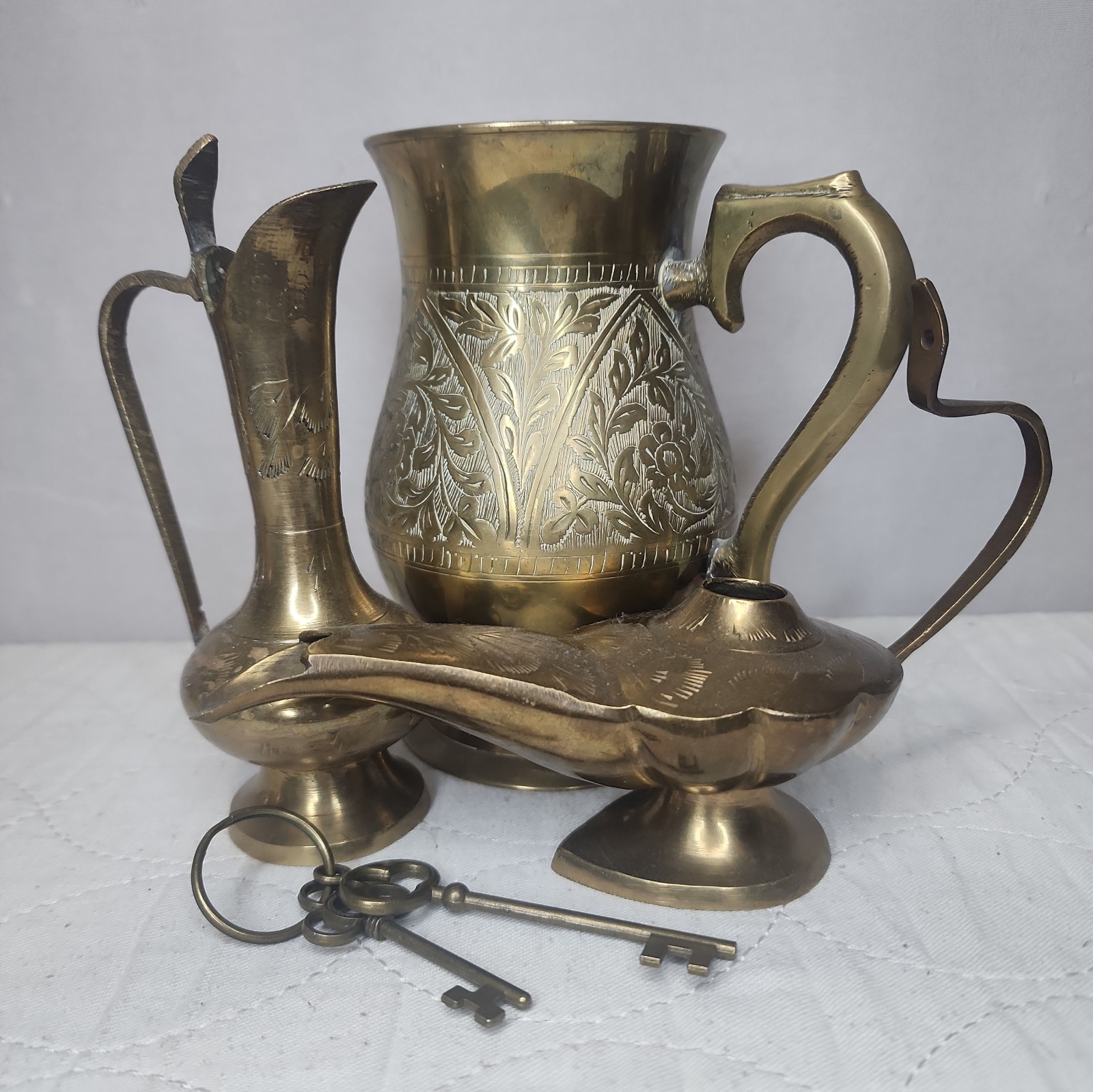 Lot of 5 Vintage Etched Brass Genie Oil Lamp, Vase, Pitcher, Skeleton Keys India Lot of 5 Vintage Etched Brass Genie Oil Lamp, Vase, Pitcher, Skeleton Keys India