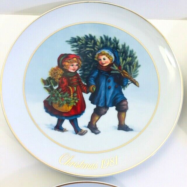 1981-1984 Avon Christmas Scene Collector 9