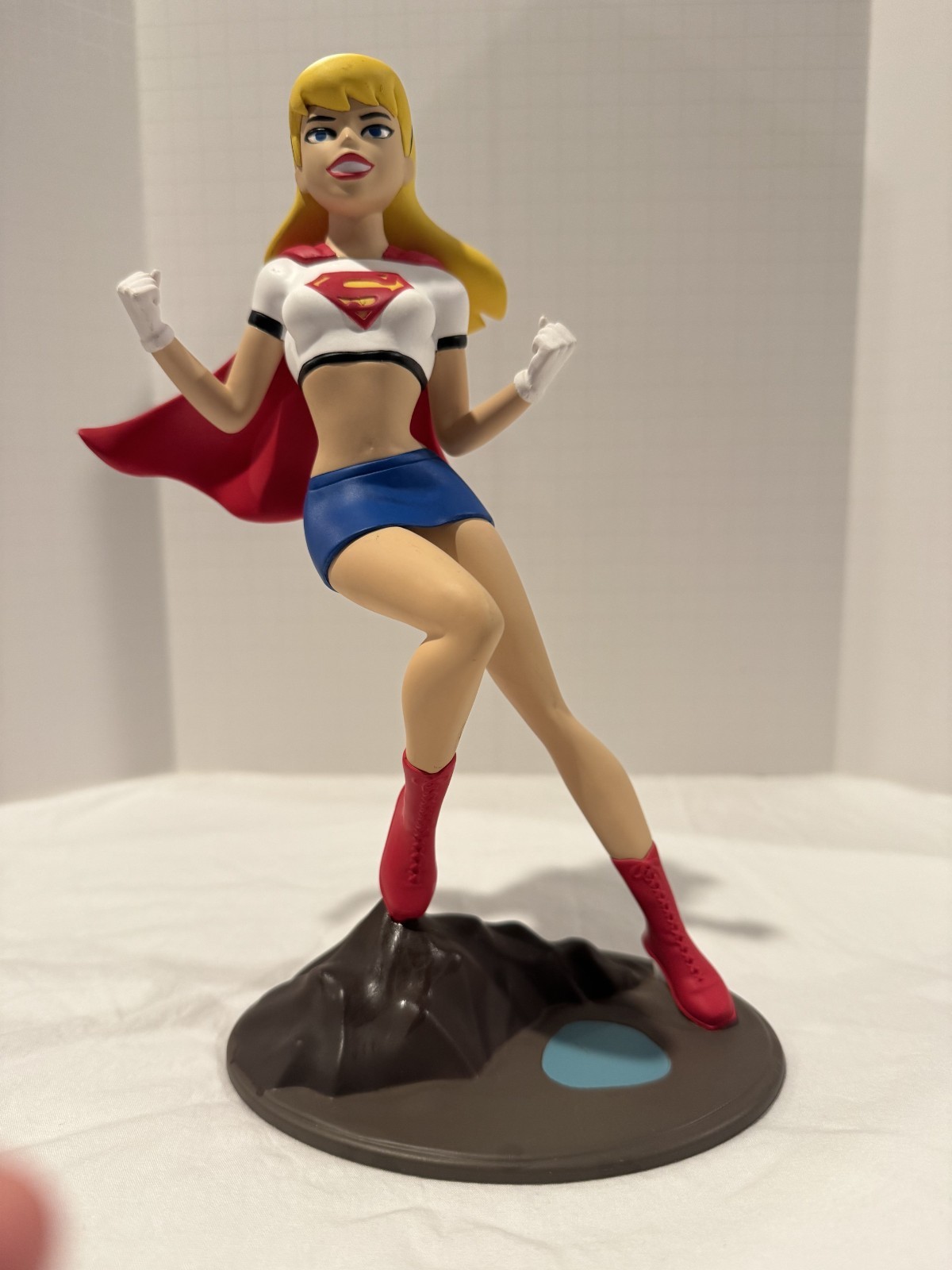 Femme Fatales Superman Animated series SUPERGIRL Figure Diamond Select