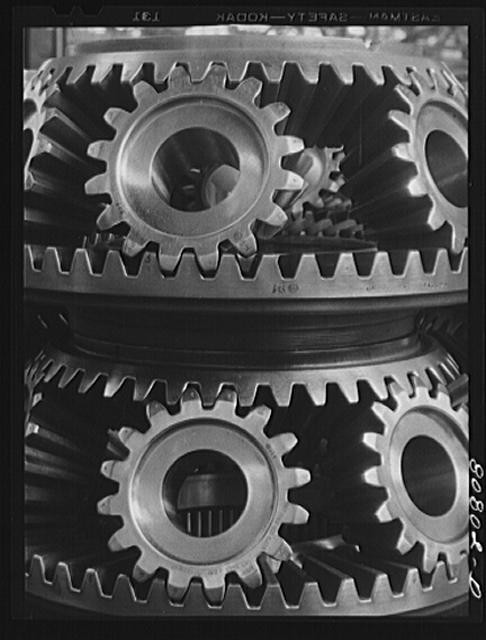 East Hartford Connecticut 1941 Pratt & Whitney Reduction Gears Aircraft ?????