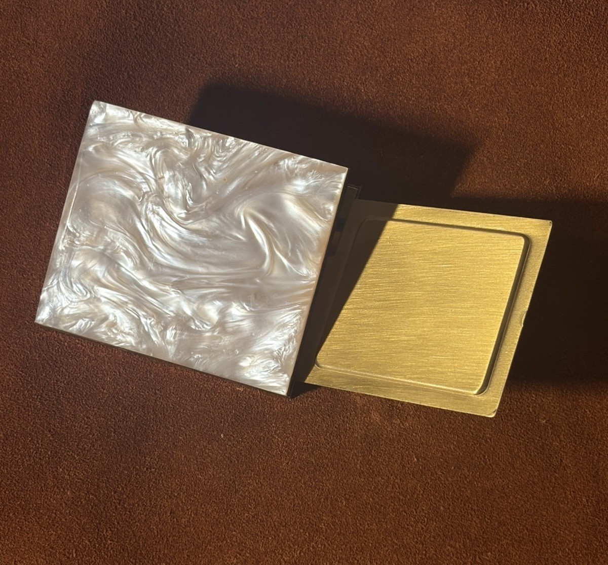 Gorgeous Vintage Mid-Century Unused Ladies Makeup Powder Compact (Circa 1950s Gorgeous Vintage Mid-Century Unused Ladies Makeup Powder Compact (Circa 1950s