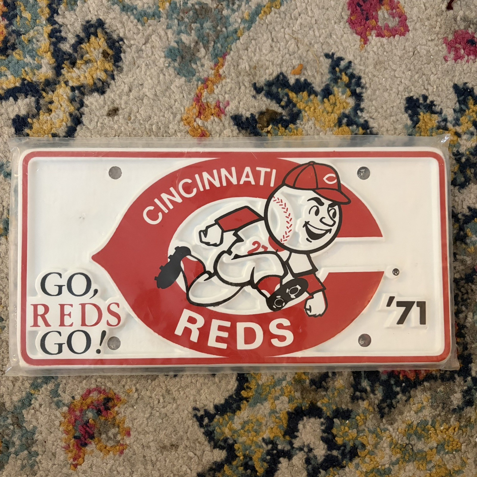 1971 GO, REDS GO CINCINNATI REDS PLASTIC BOOSTER License Plate Big Red Machine 1971 GO, REDS GO CINCINNATI REDS PLASTIC BOOSTER License Plate Big Red Machine