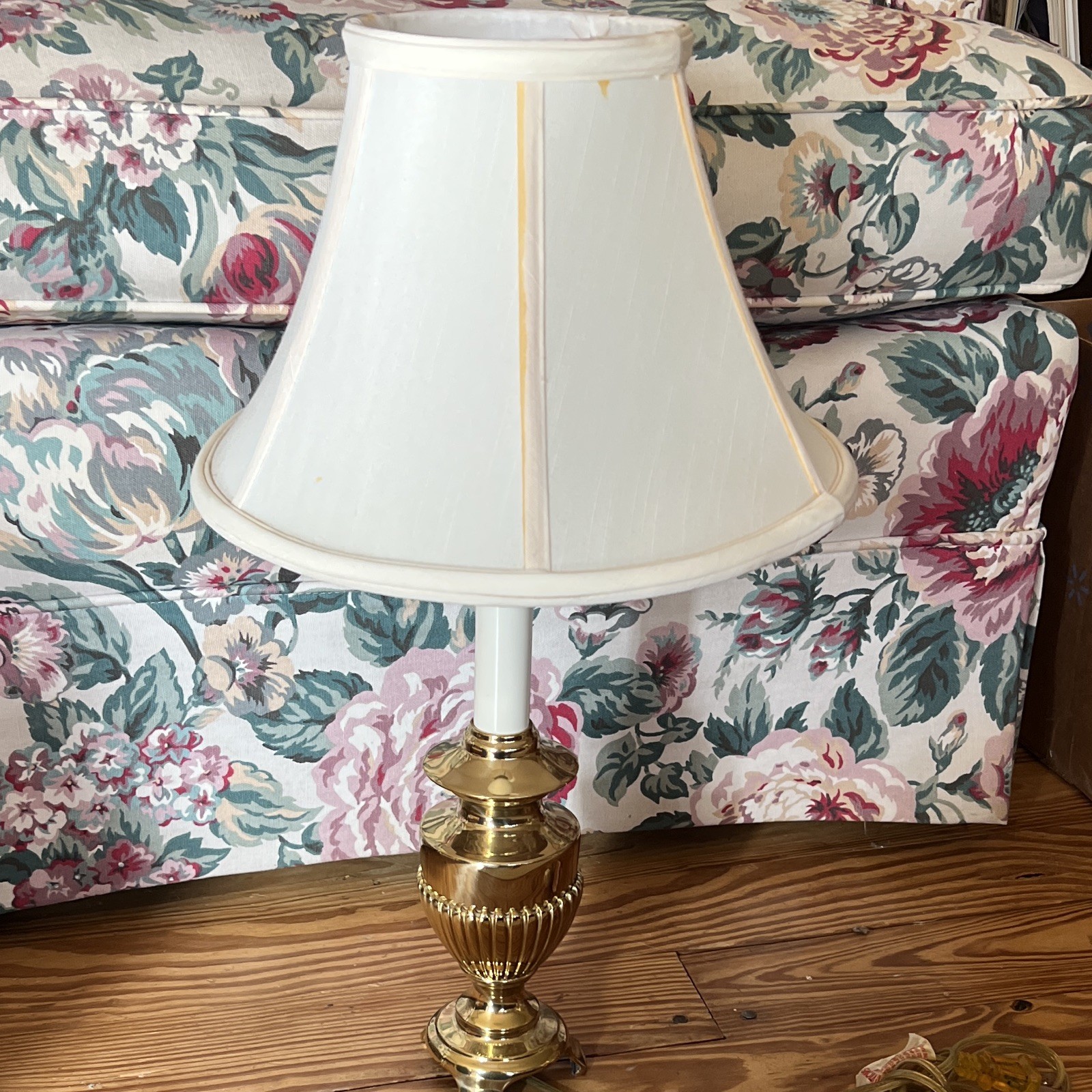 Vintage Brass Table Lamp With Shade And Ornate Fluted Base Vintage Brass Table Lamp With Shade And Ornate Fluted Base