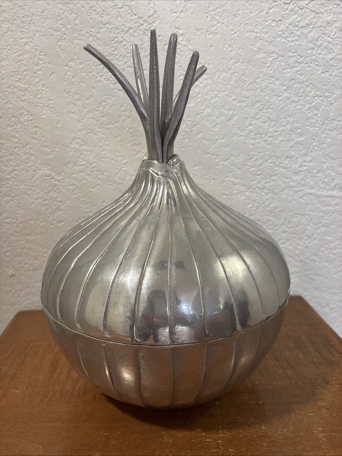 Rare Vintage Wilton Armetale Onion Shaped Bowl With Lid Handcrafted