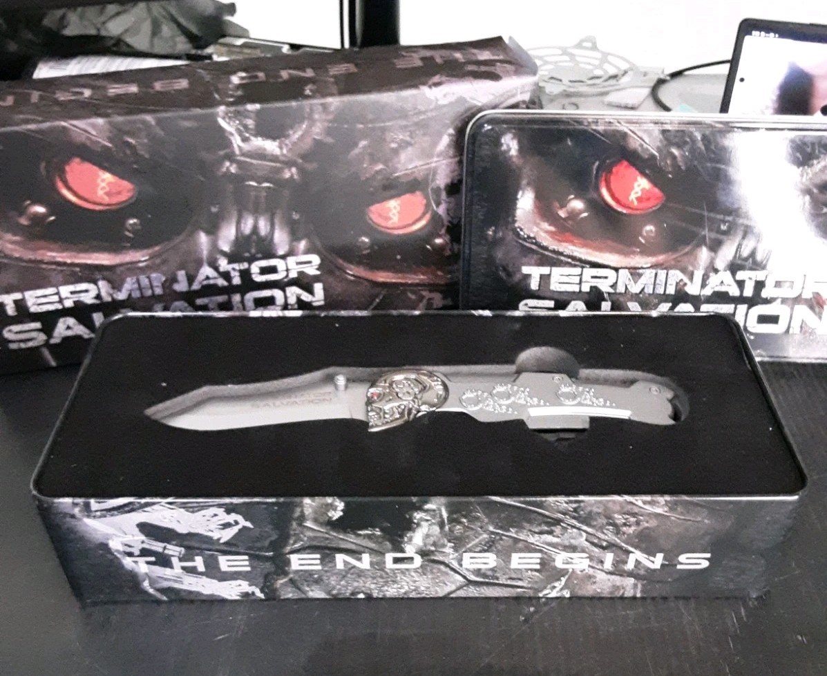 Hollywood Collectibles Group Halcyon Terminator Salvation Foldable Knife