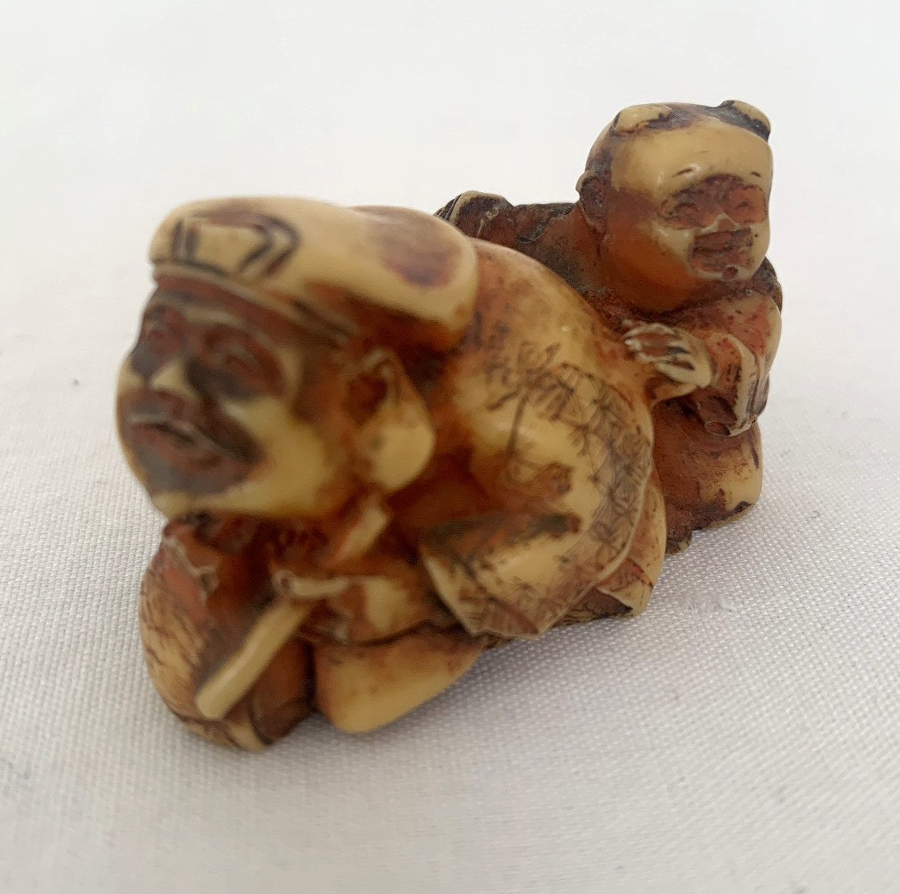 Vtg Asian Netsuke Man Figure n Child Italy Handcrafted Action Cheswick PA Resin
