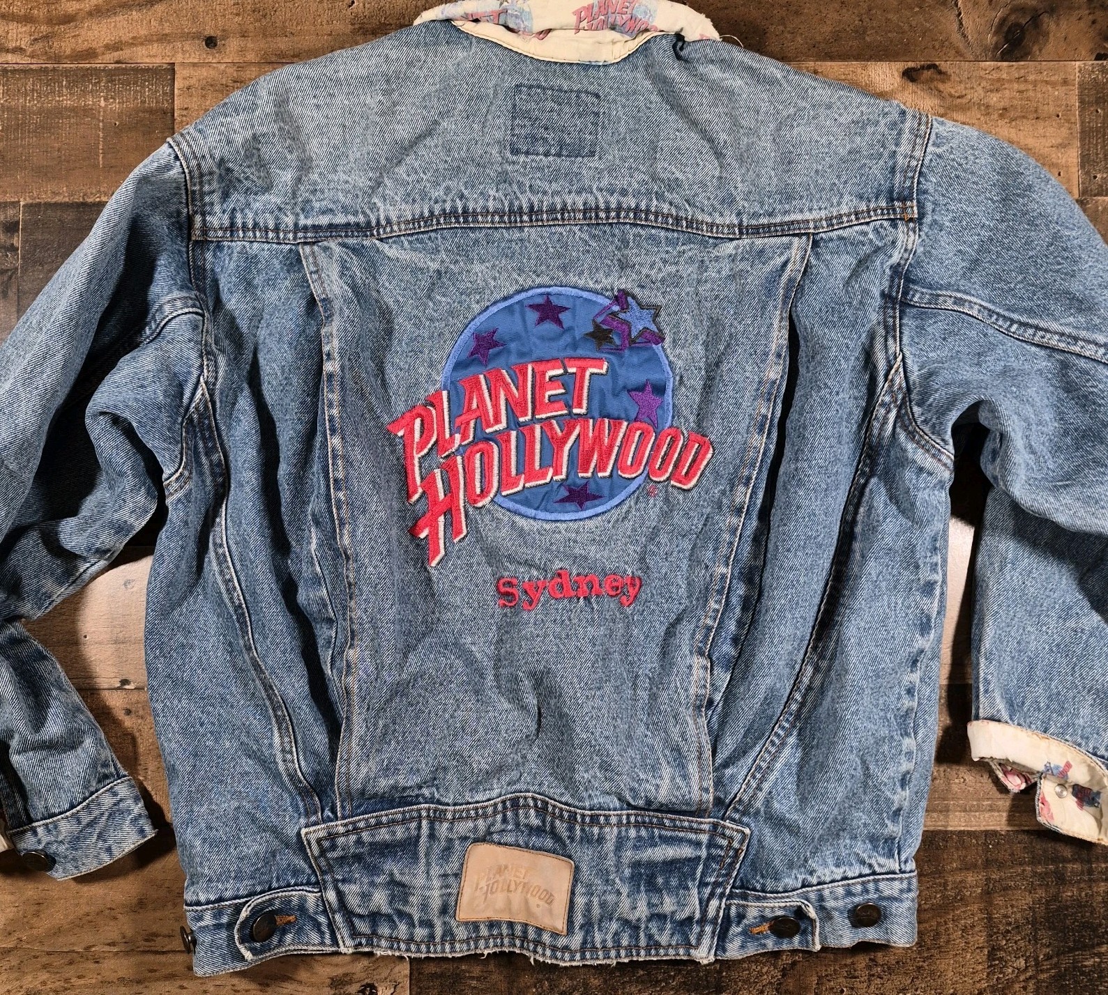 Planet Hollywood Sydney Australia Jean Jacket Medium Blue Denim Flip Cuff 90's