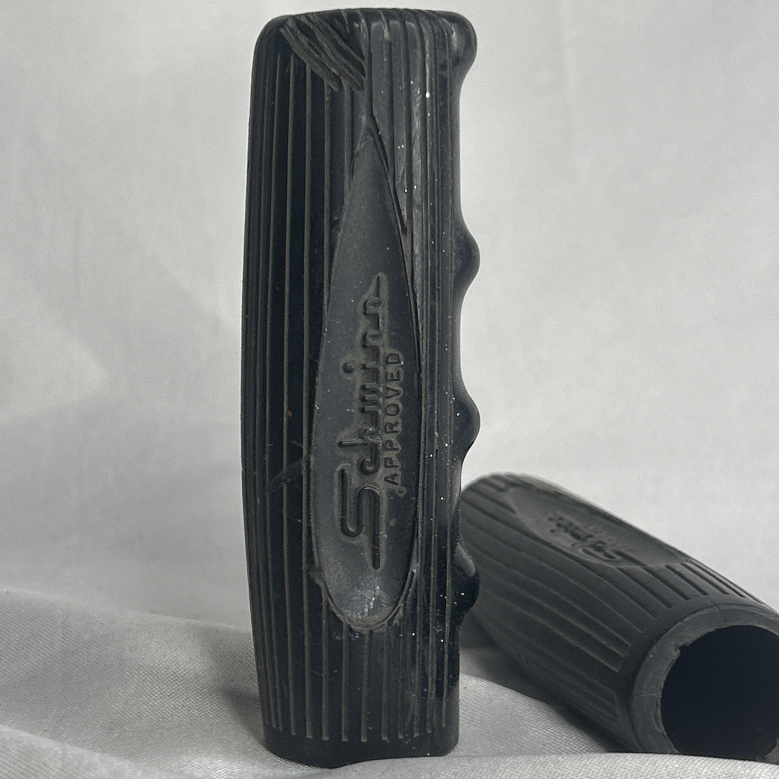 Vintage Schwinn Approved Black Hand Grips 4-1/2” Good Condition American Jaguar 