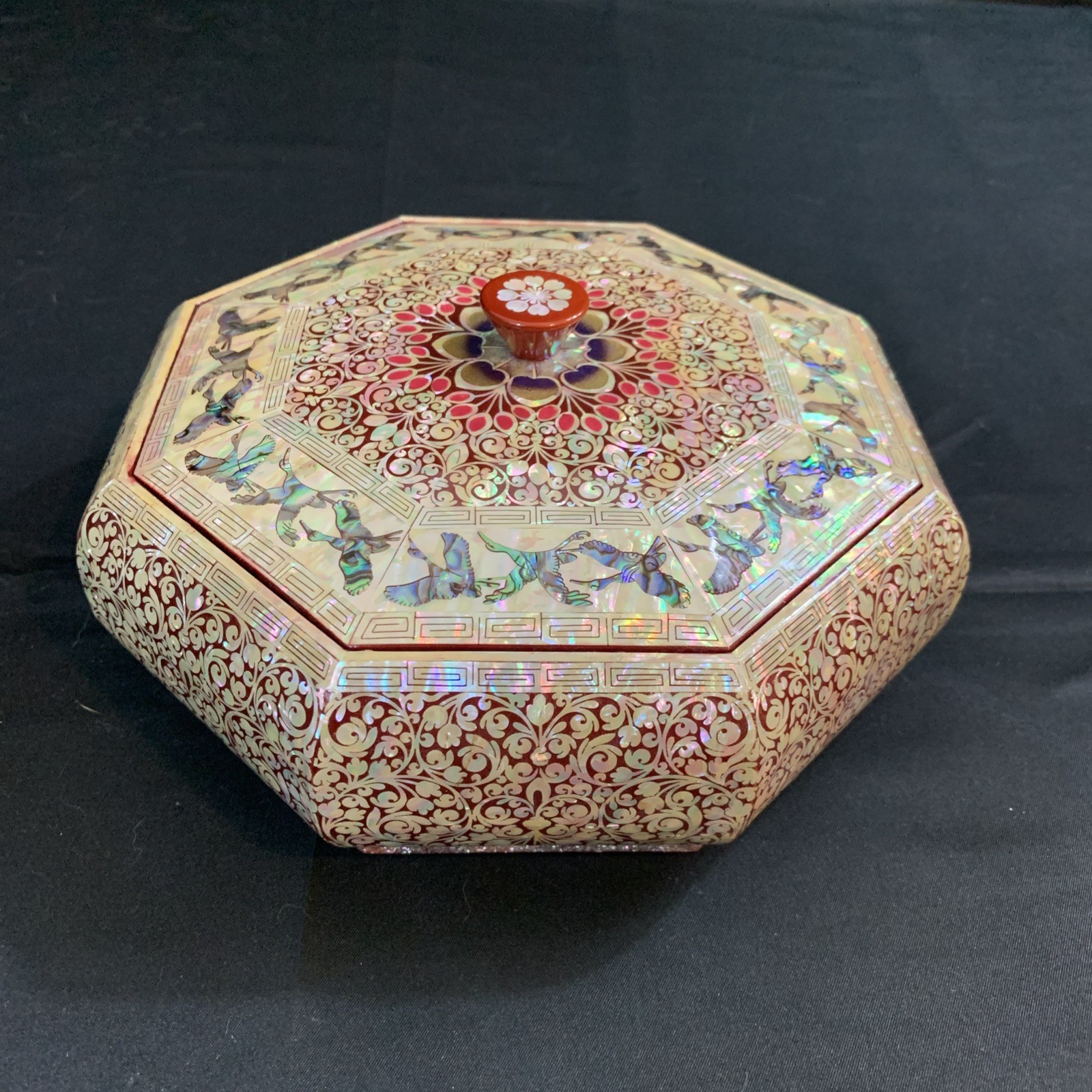 Korean Mother Of Pearl Lacquerware Octagonal 8” Box - With Divider - See Descrip