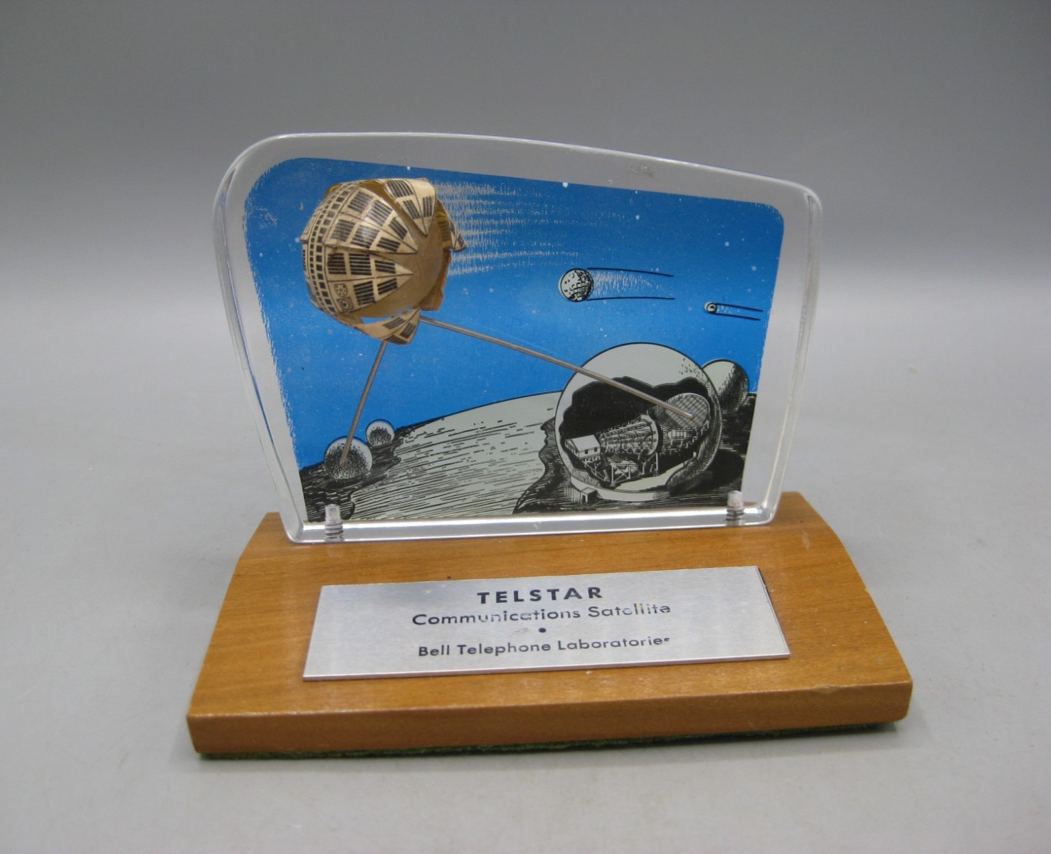 Vtg 1960\'s Telstar Satellite Bell Telephone Acrylic Display Desktop Desk Model