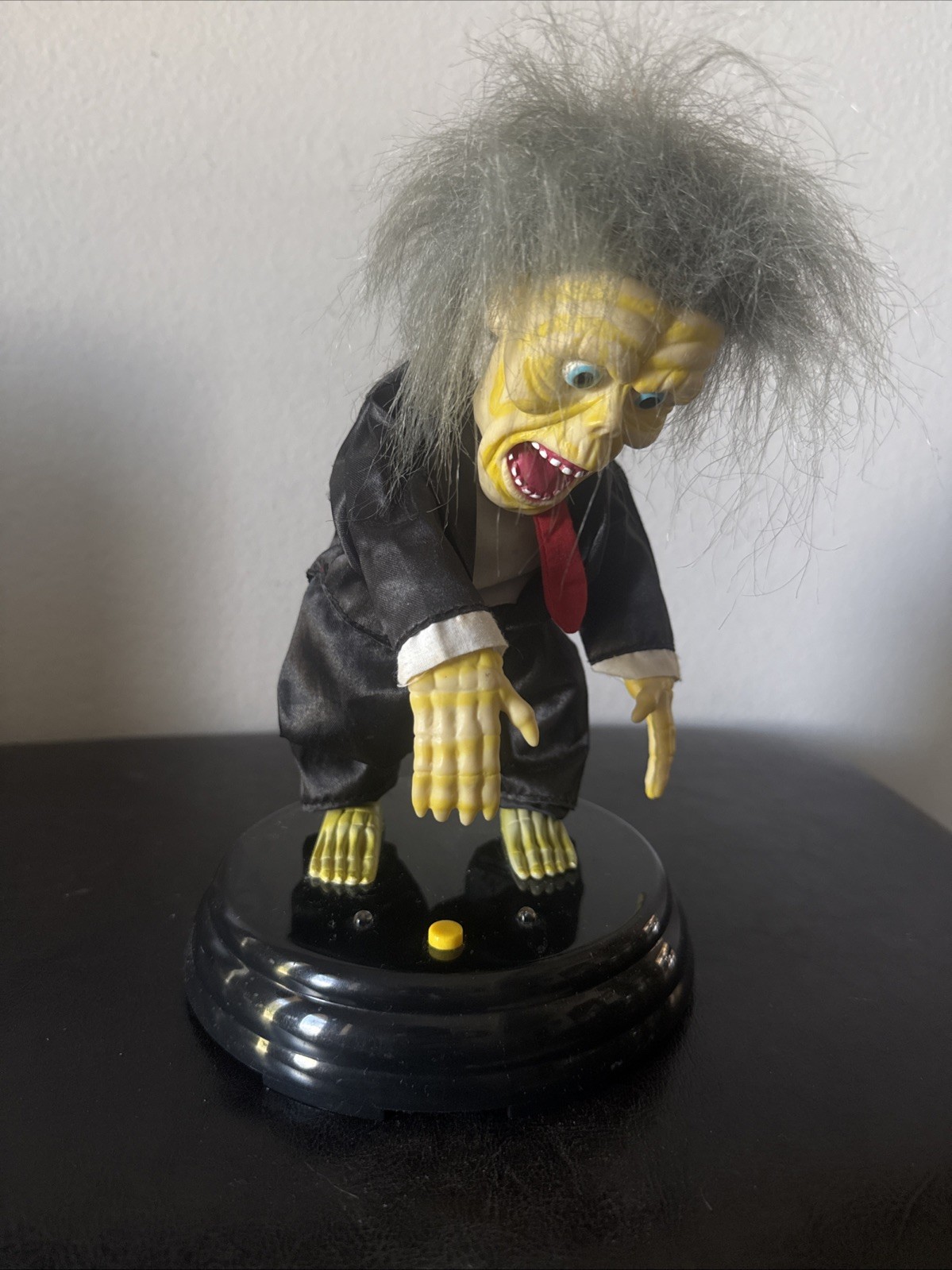 Gemmy Groovin\' Ghoul Dancing Zombie Grave Raver - READ 👇