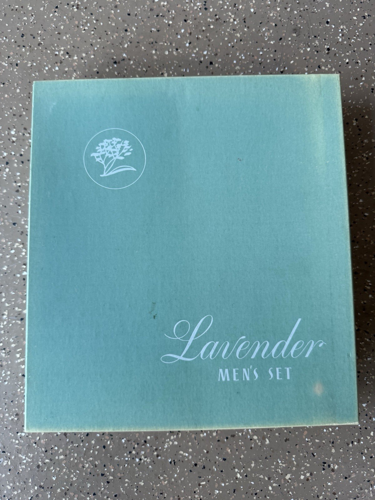 Vintage LAVENDER BATH BODY POWDER & PUFF Langlois BOSTON NOS Vintage LAVENDER BATH BODY POWDER & PUFF Langlois BOSTON NOS