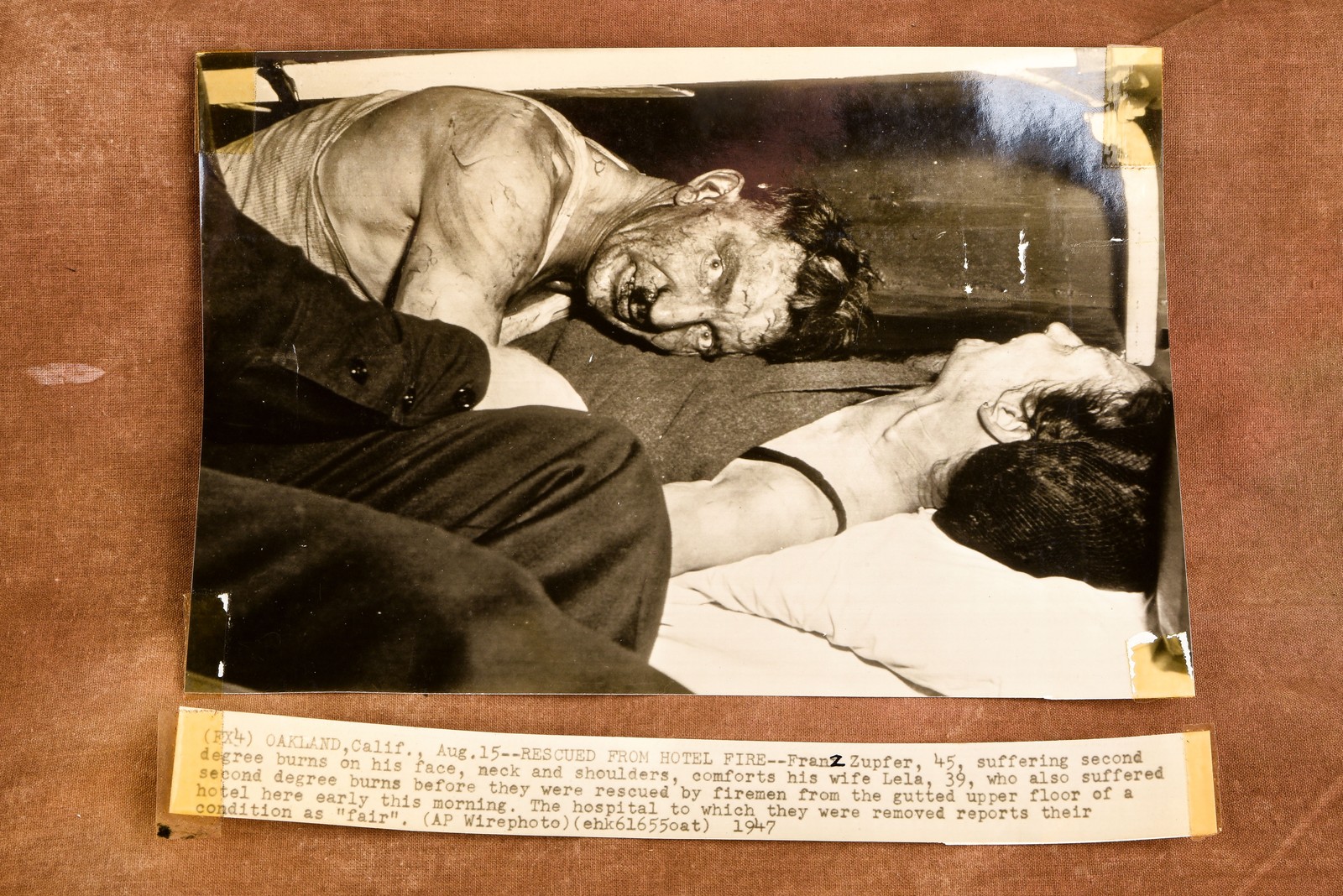 Oakland Hotel Fire Burn Victims Rescued 8 x 5½ 1947 AP Wire Photo V35